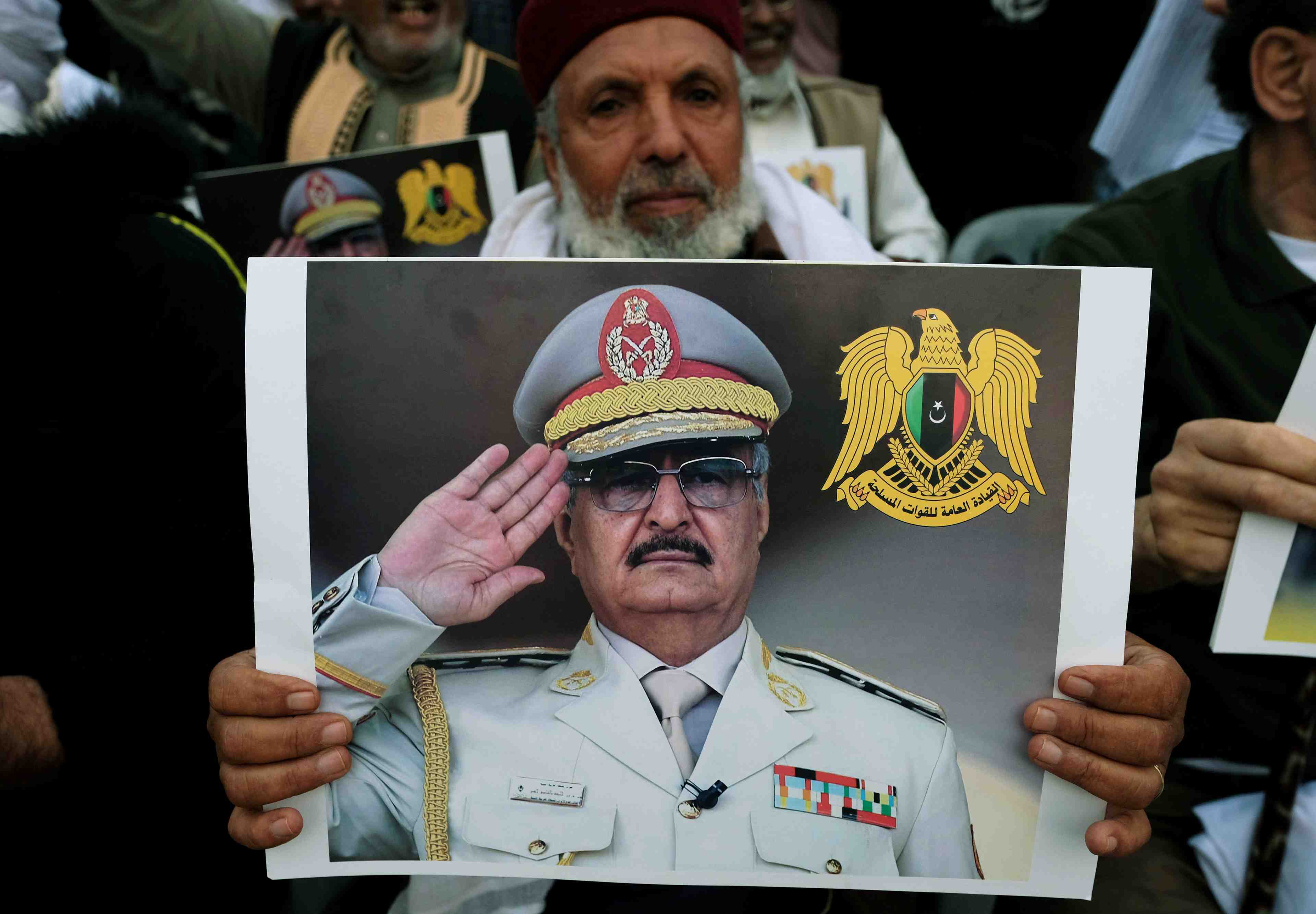 Libye: des emissaires us pressent haftar de stopper l'offensive sur tripoli