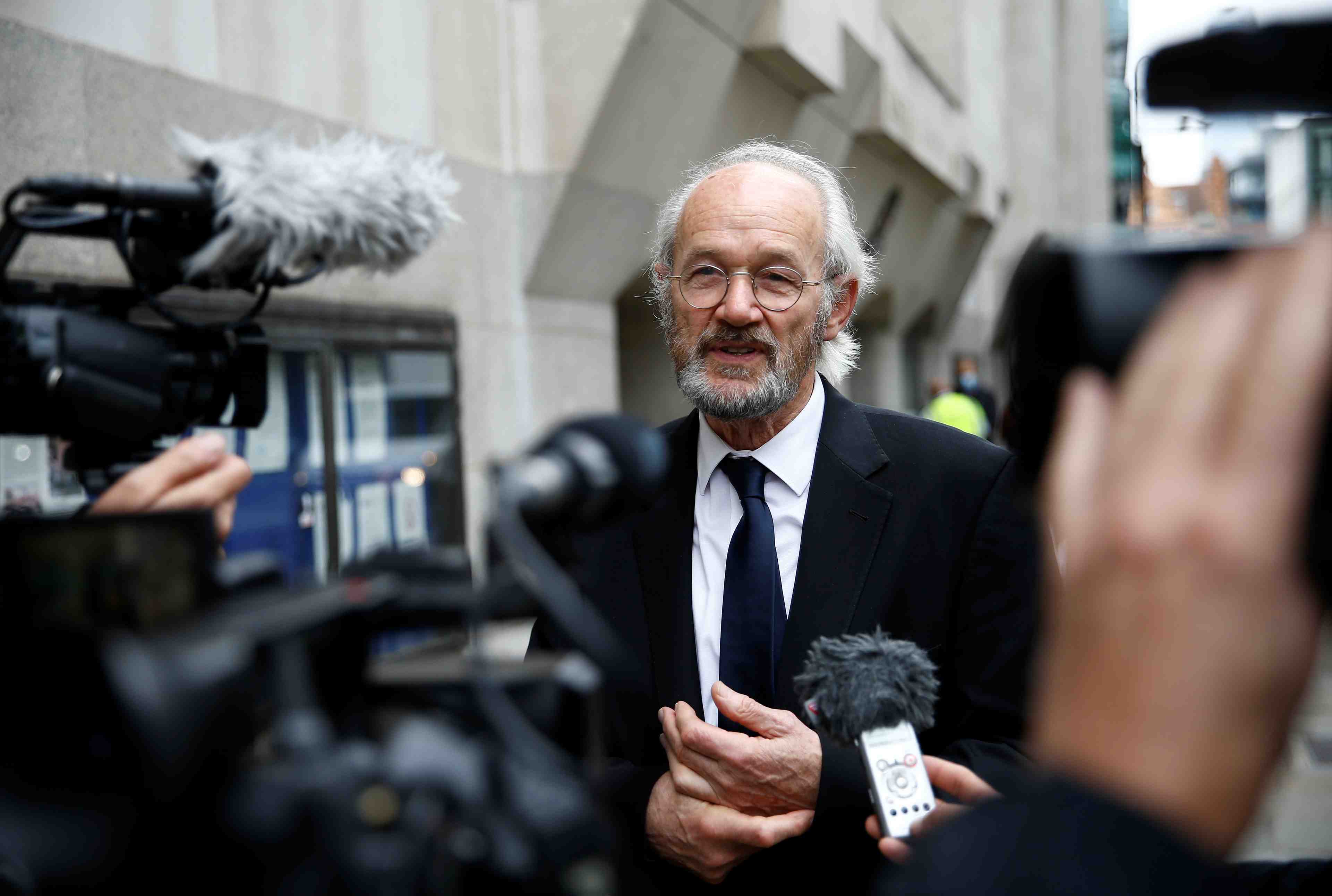Trump a offert de gracier assange contre la source de wikileaks en 2016