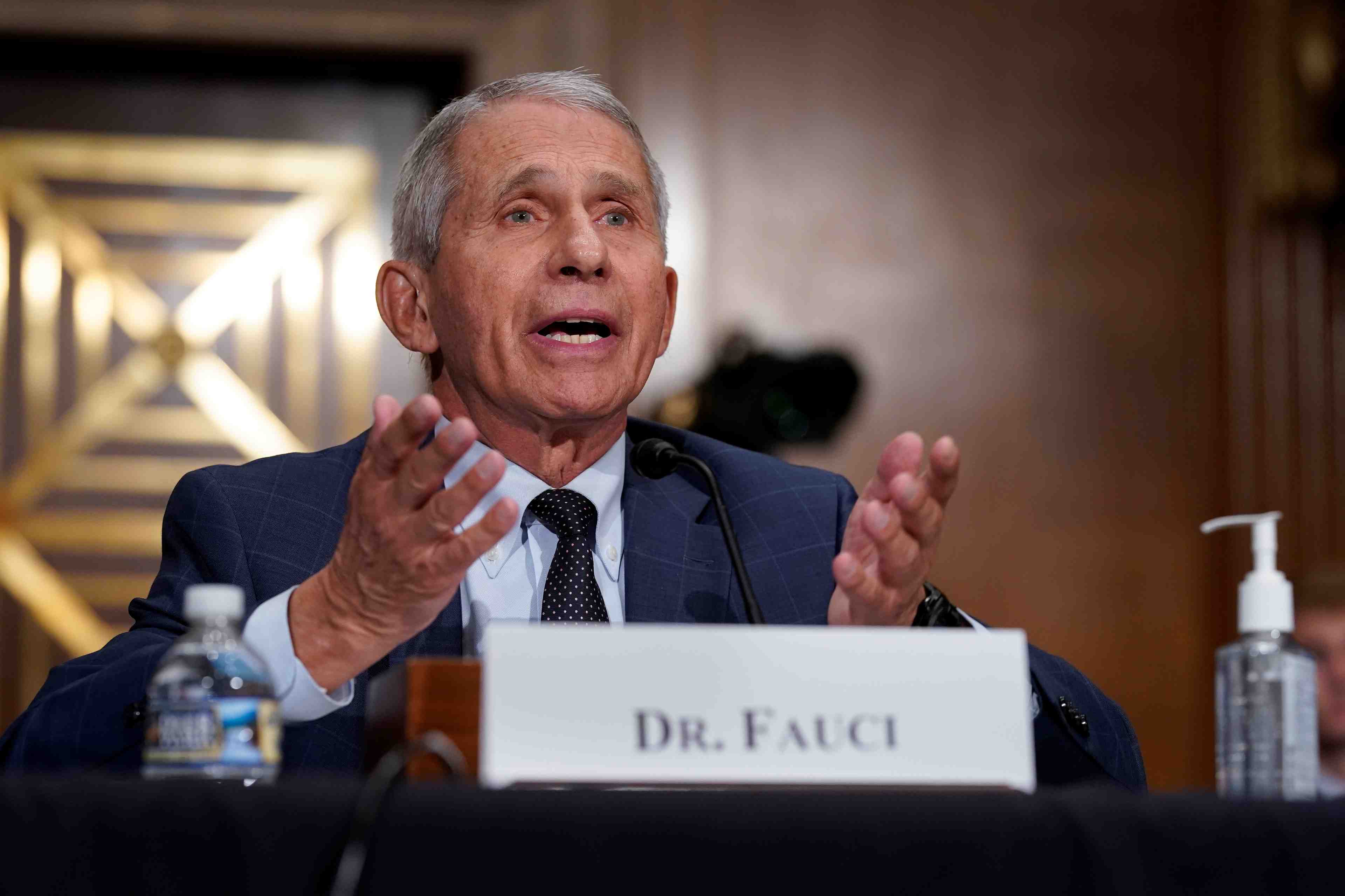 Usa: fauci favorable a la vaccination contre le covid-19 pour tous les eleves