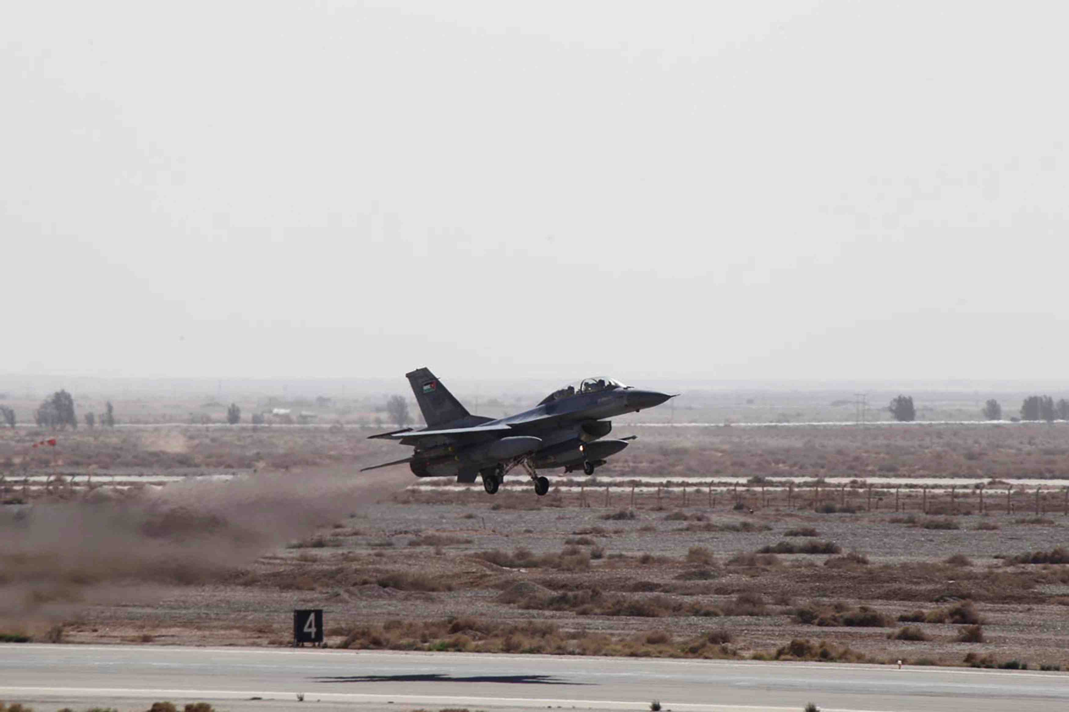 Les emirats vont reprendre leurs raids contre l'ei