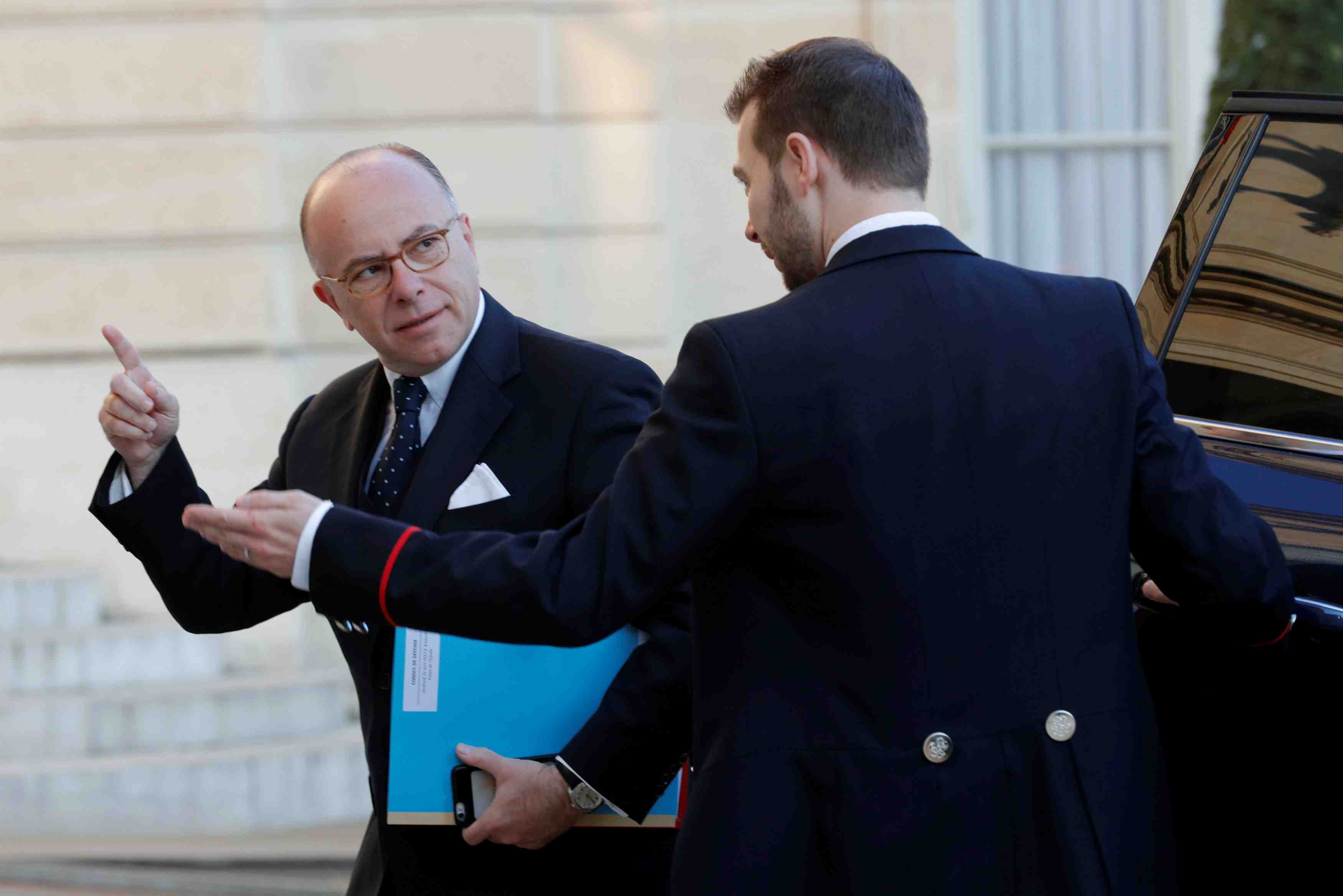 Cazeneuve: "rien ne doit entraver" l'election presidentielle