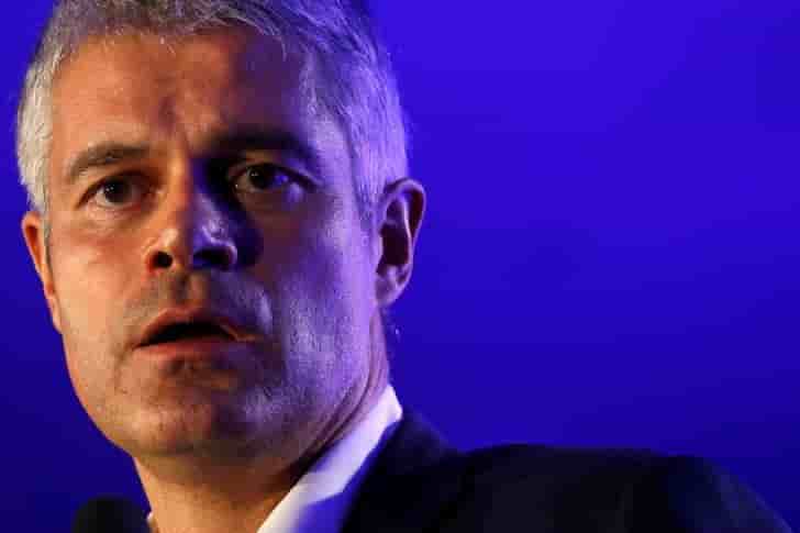 Wauquiez tance par l'association soeur emmanuelle