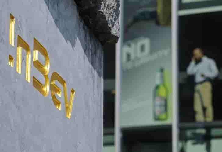 Ab inbev fait mieux que prevu au 4e trimestre, rebond au bresil