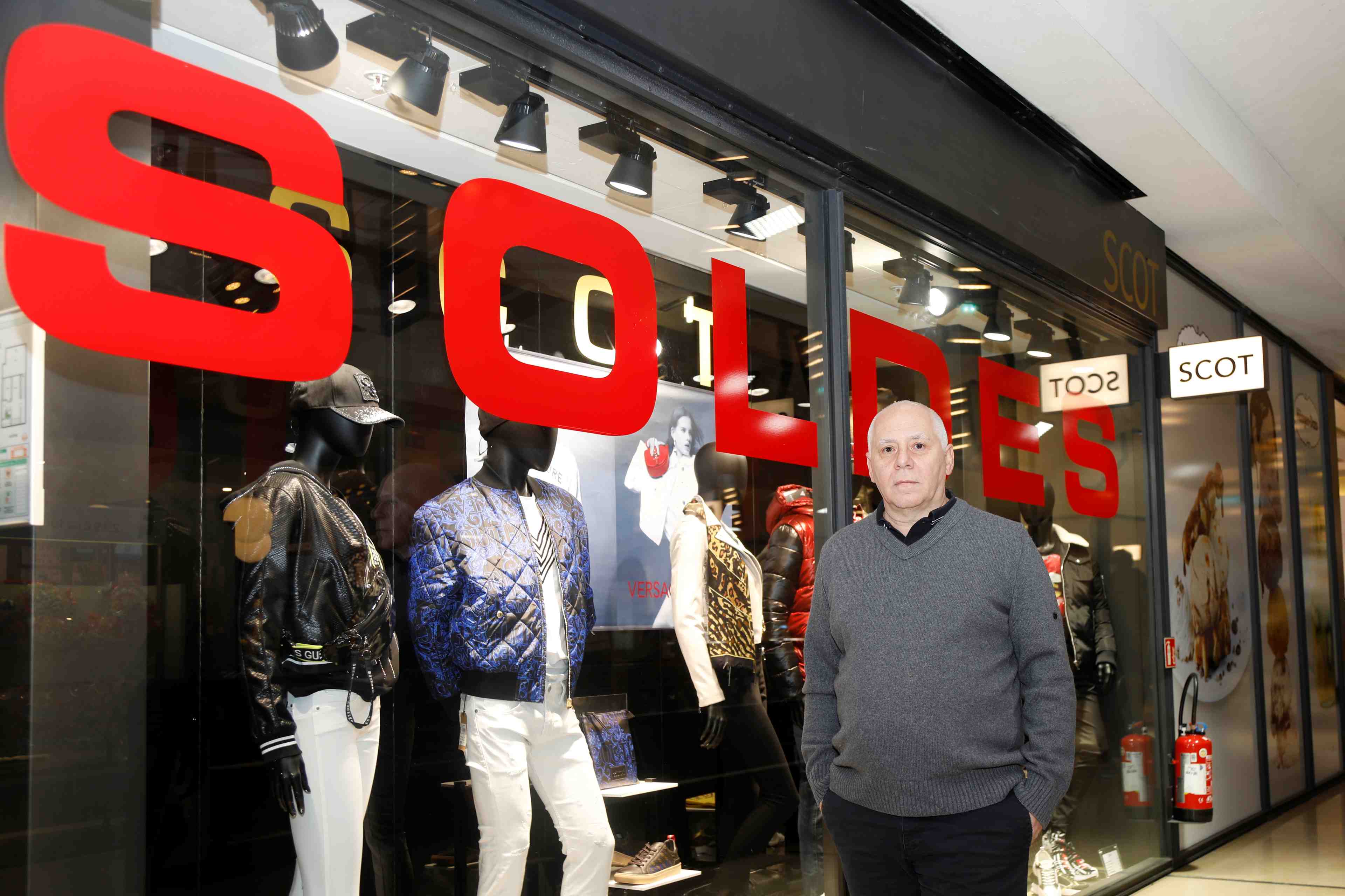 France: ouverture des soldes dans un climat morose pour les commerces
