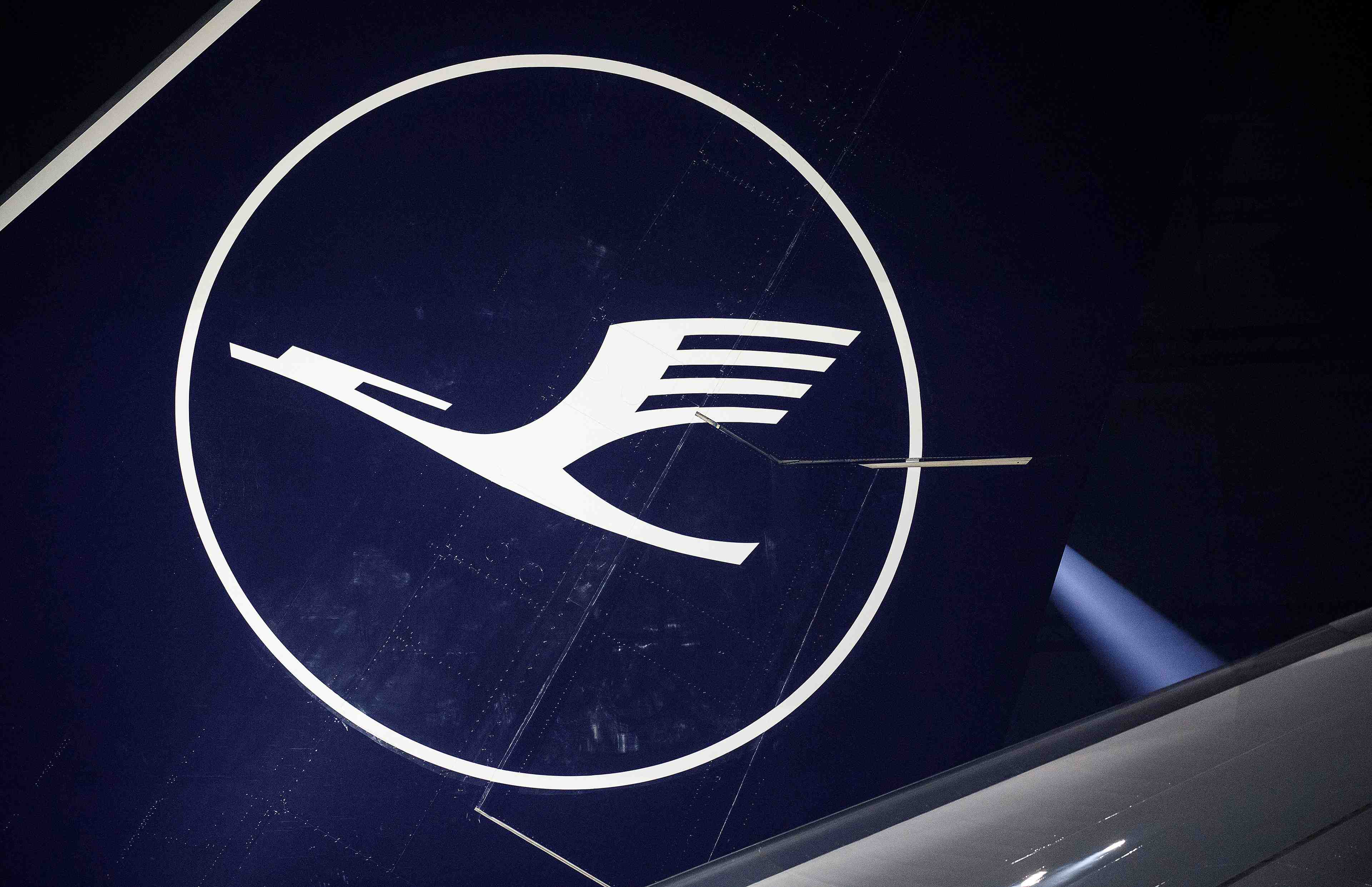 Accord entre berlin et lufthansa sur un plan de soutien de 9 milliards d'euros, rapporte business insider