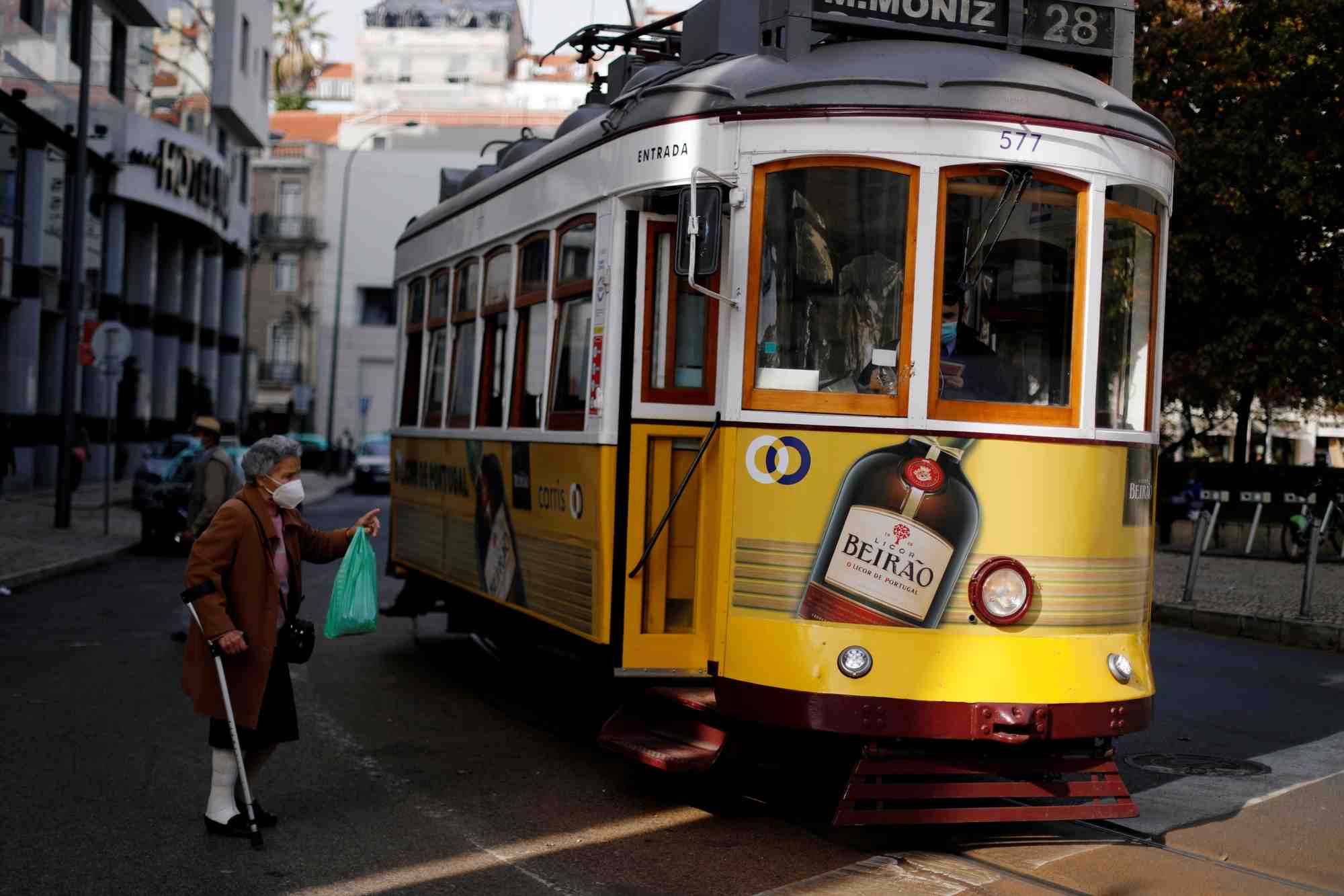 En 2024, le Portugal devrait dégager un nouvel excédent de l'ordre de 0,2% du PIB, selon les prévisions de son gouvernement portugais.