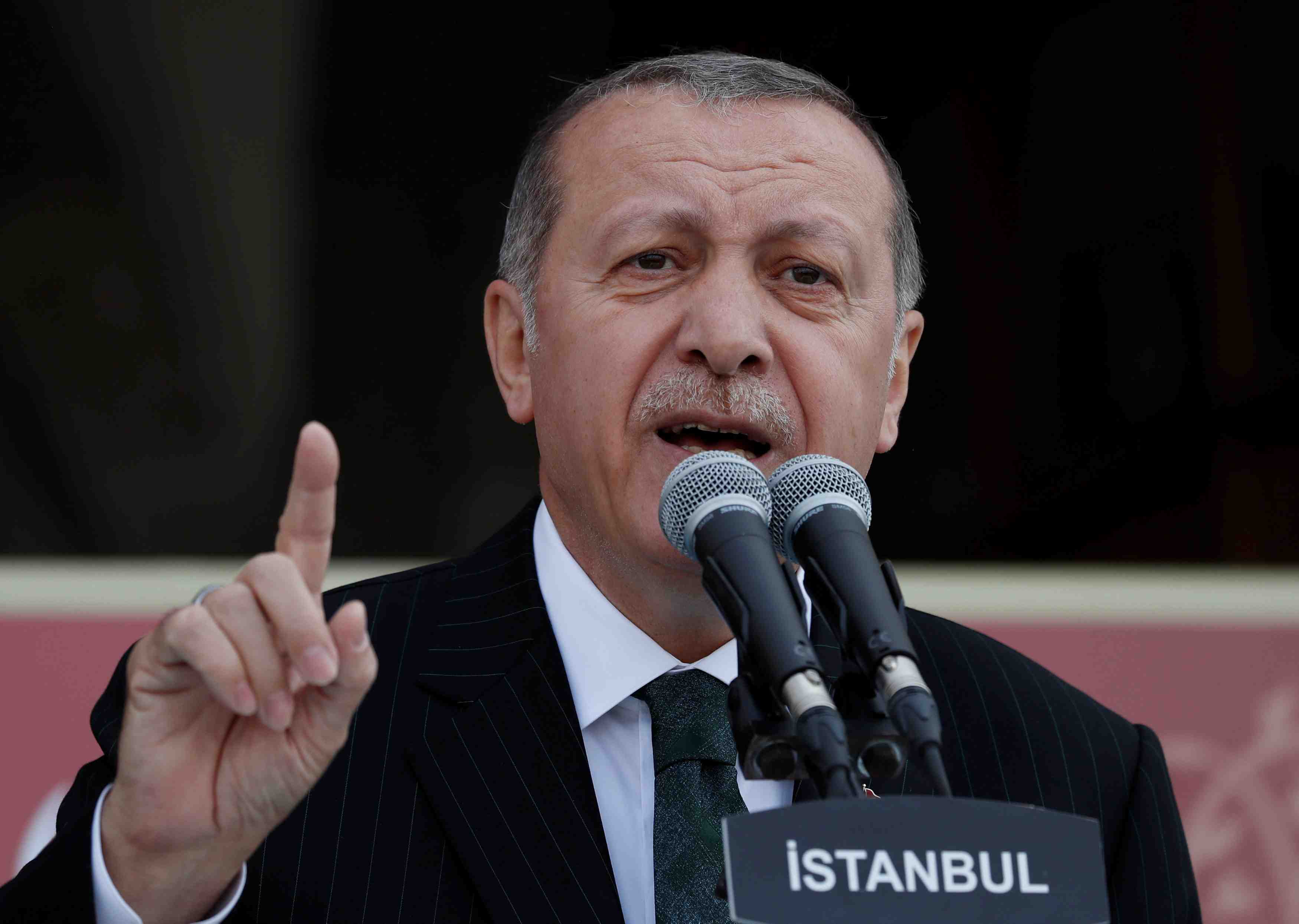 Erdogan annonce de nouvelles operations militaires aux frontieres