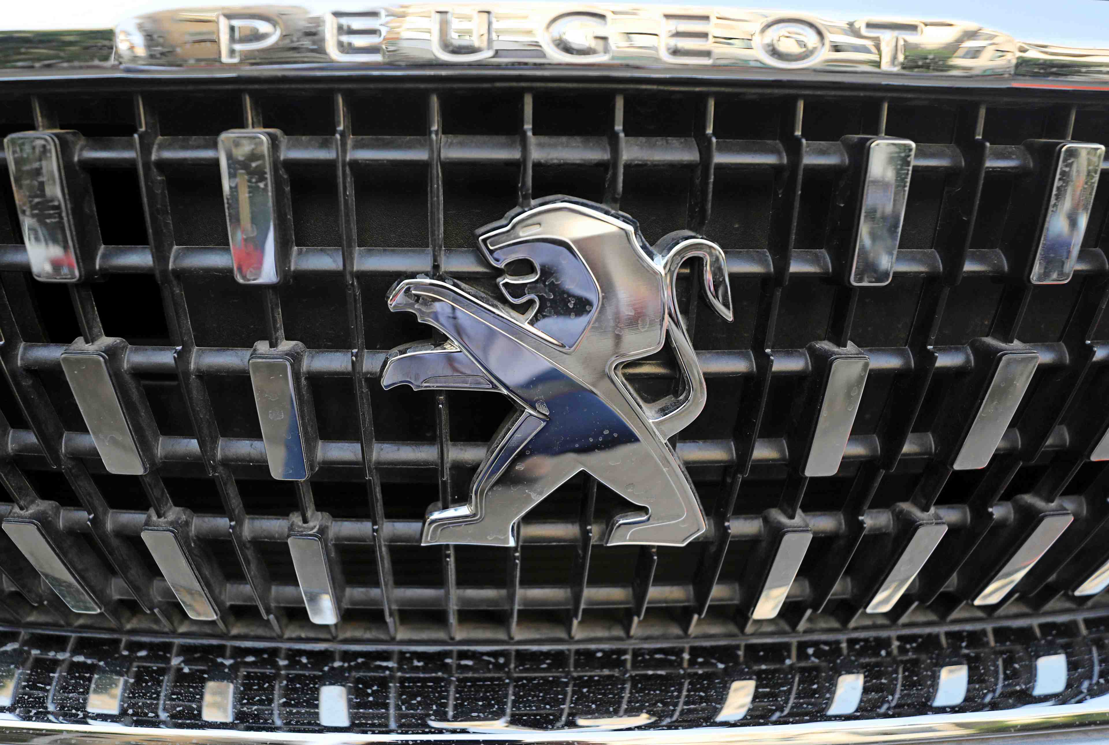 Fiat chrysler et psa confirment avoir engage des discussions