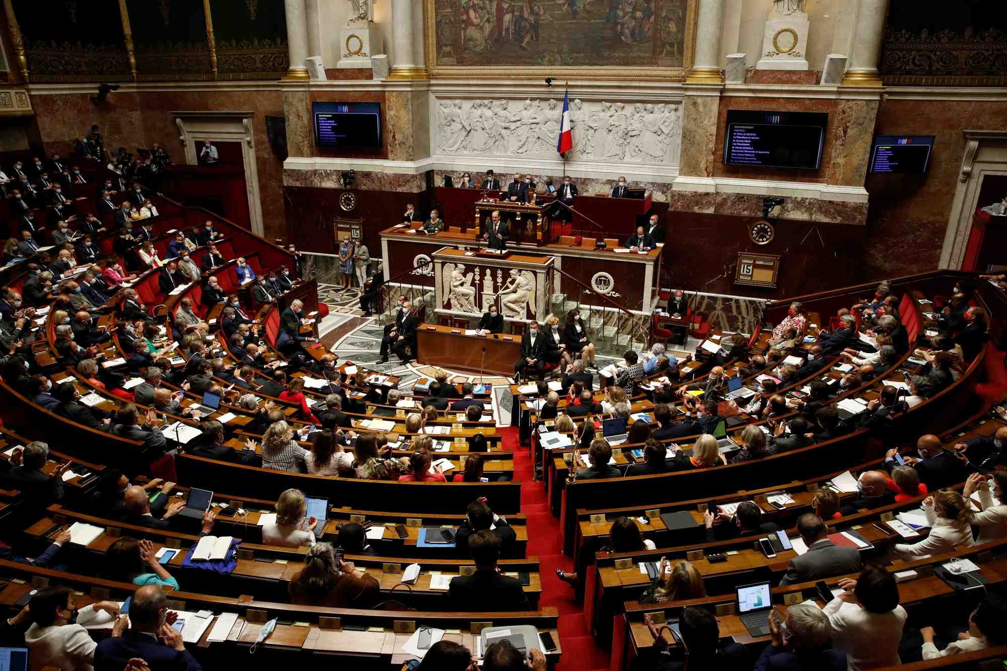 Un depute gravement malade du covid-19 de retour a l'assemblee