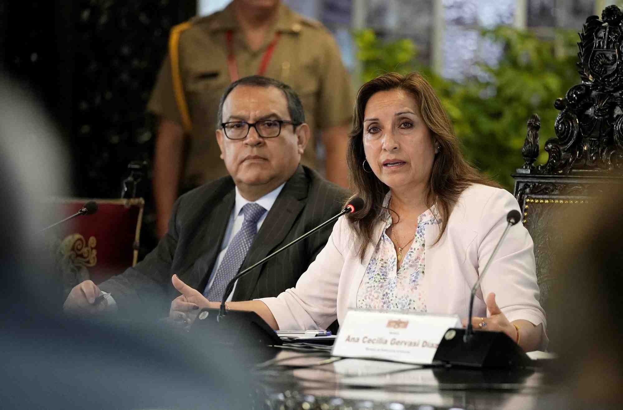 La presidente du perou, dina boluarte, tient une conference de presse a lima