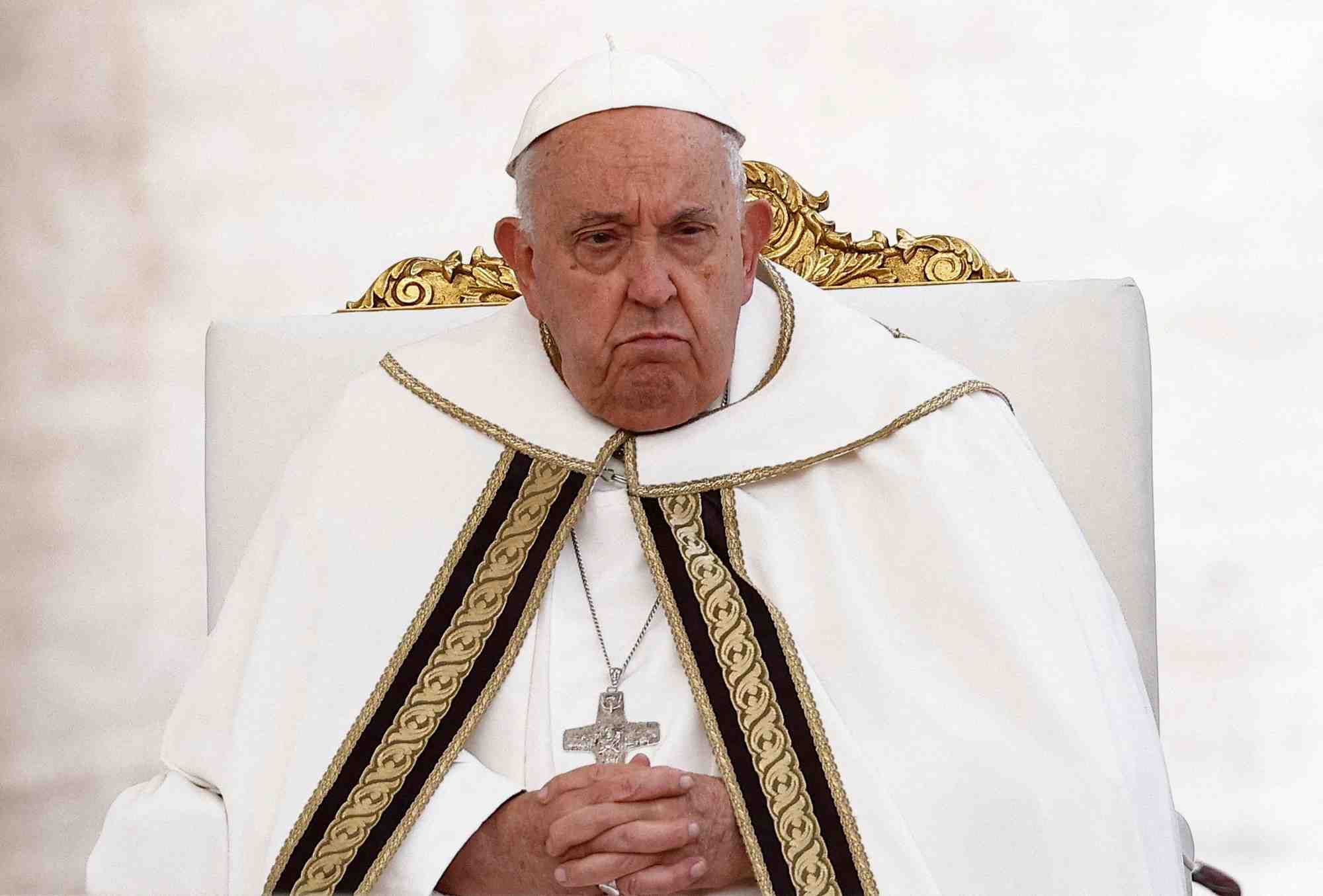 Le pape francois dirige la messe d'ouverture du synode des eveques, au vatican