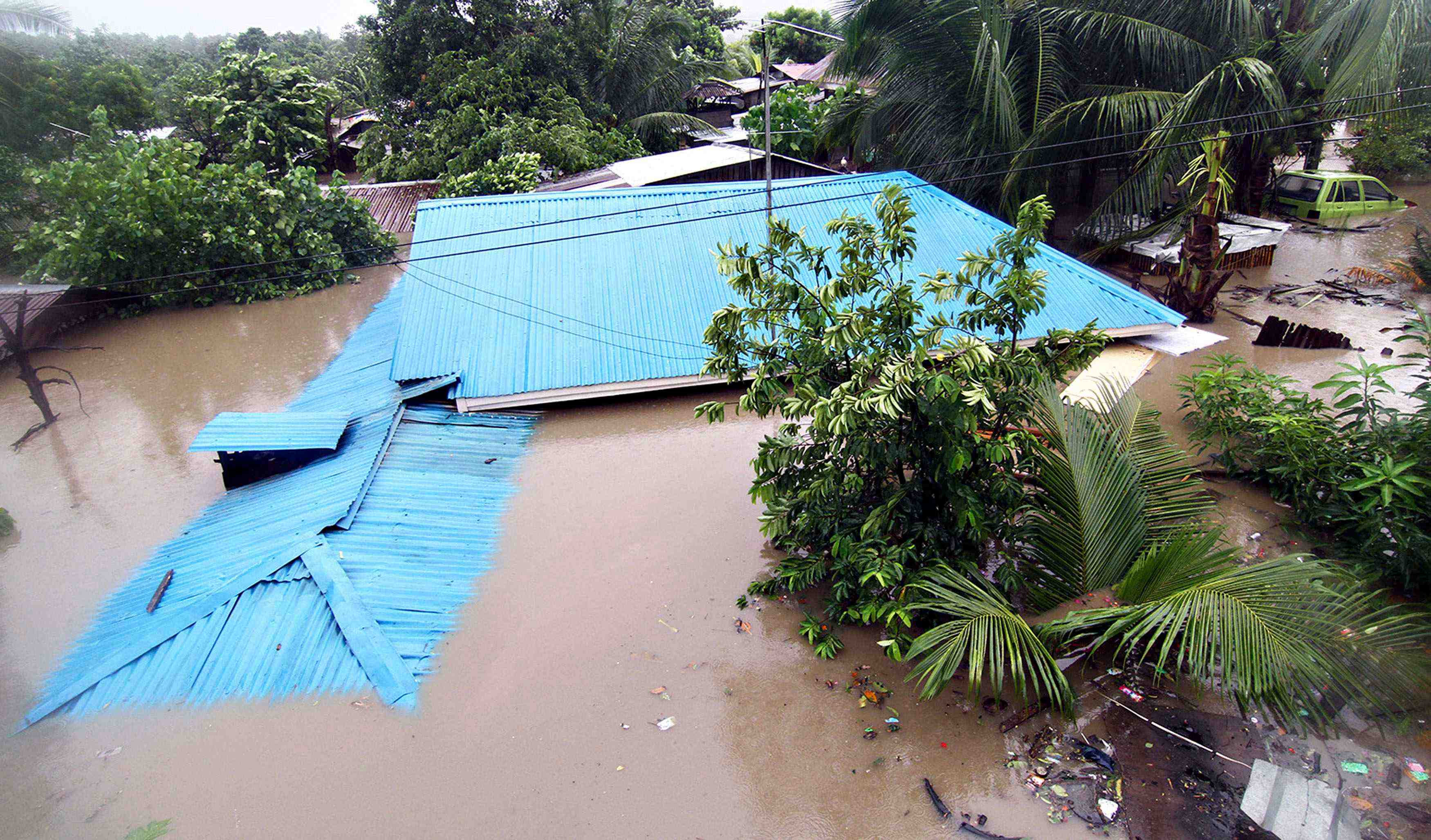 Tempete tropicale aux philippines