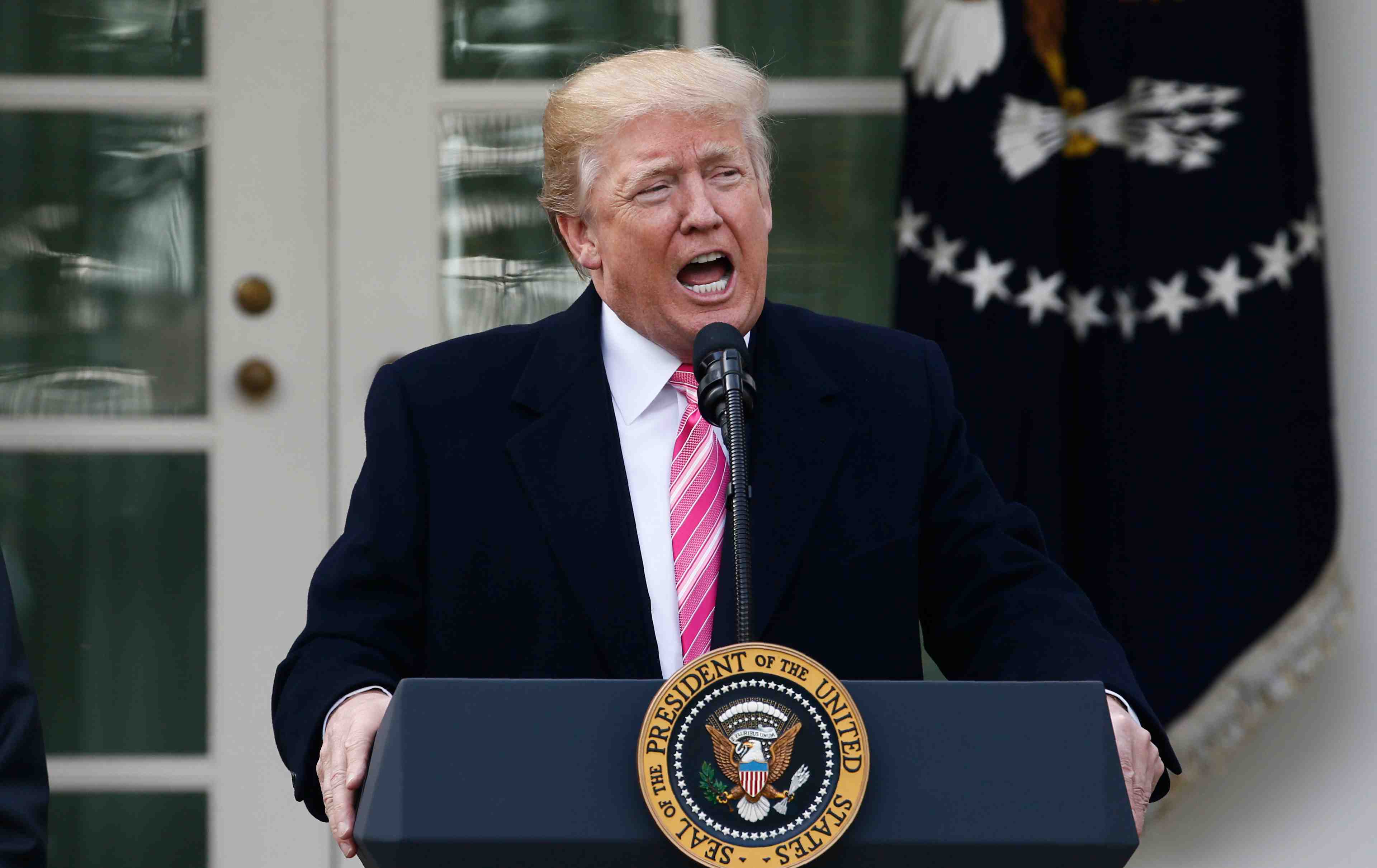 Harcelement: trump denonce une machination democrate