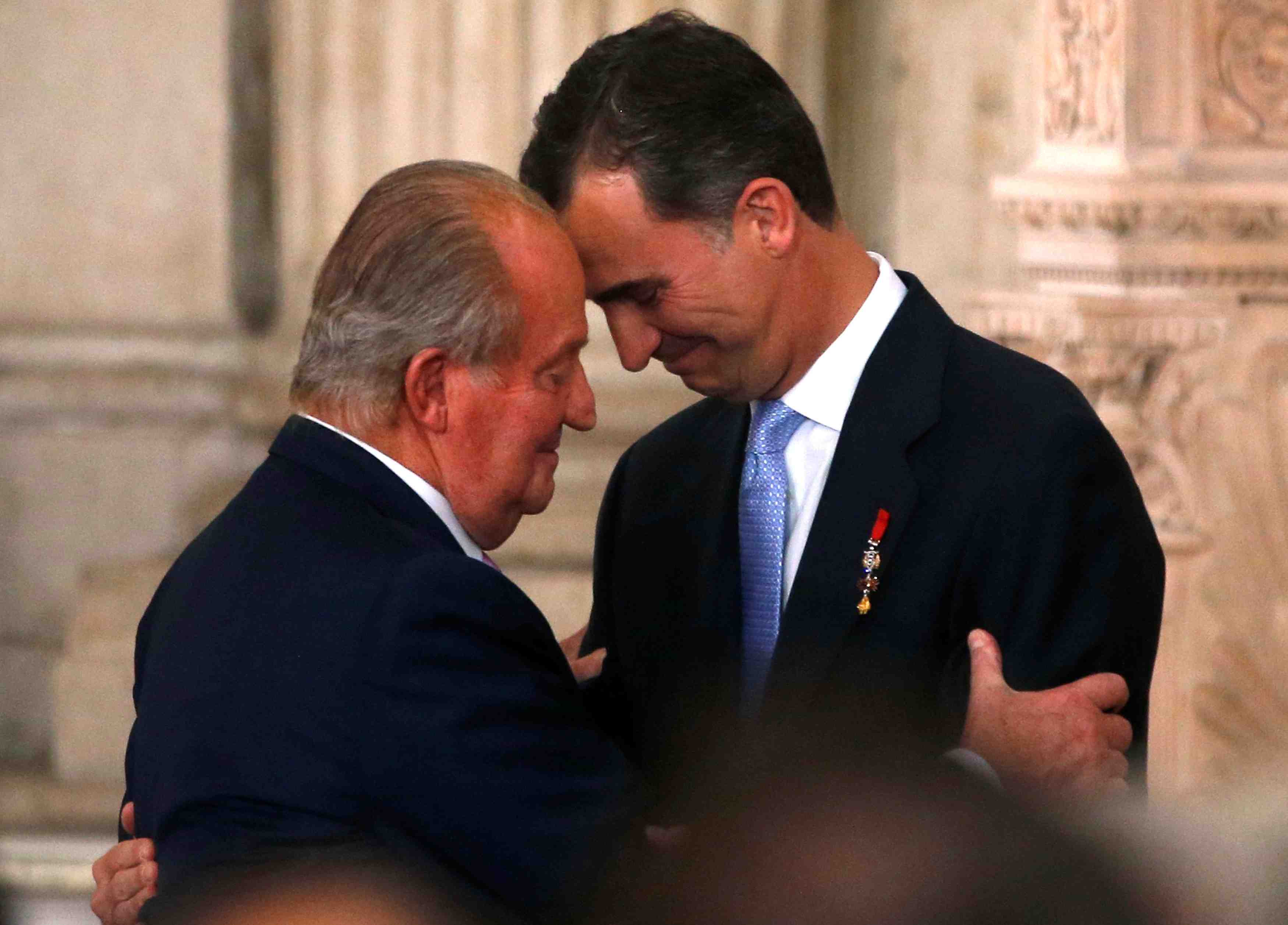 Espagne: le parquet classe l'enquete pour fraude contre l'ancien roi juan carlos