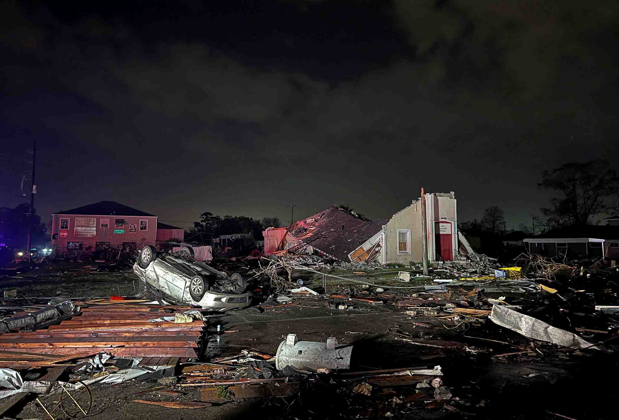 Etats-unis: une tornade frappe la nouvelle-orleans, au moins un mort