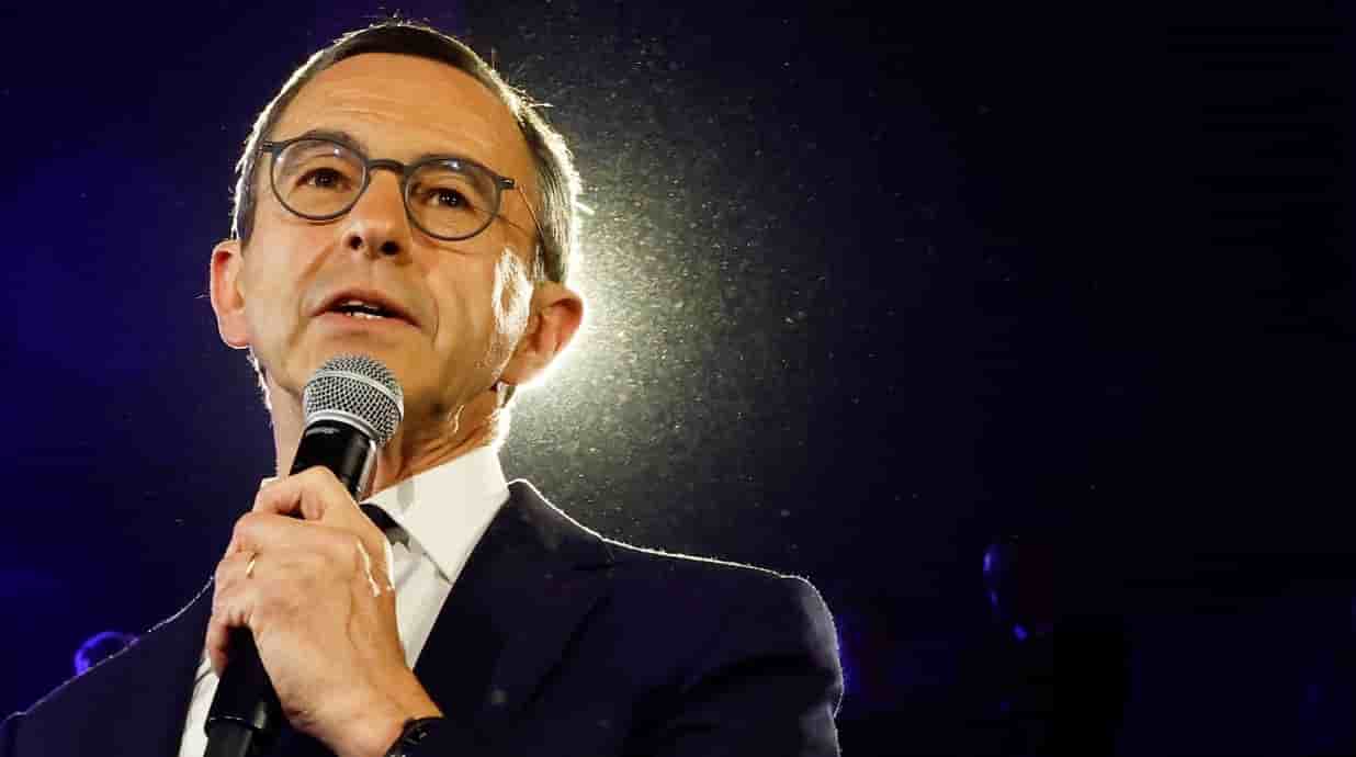 Bruno Retailleau a très largement remporté dimanche la course à la présidence des Républicains face à son rival Laurent Wauquiez
