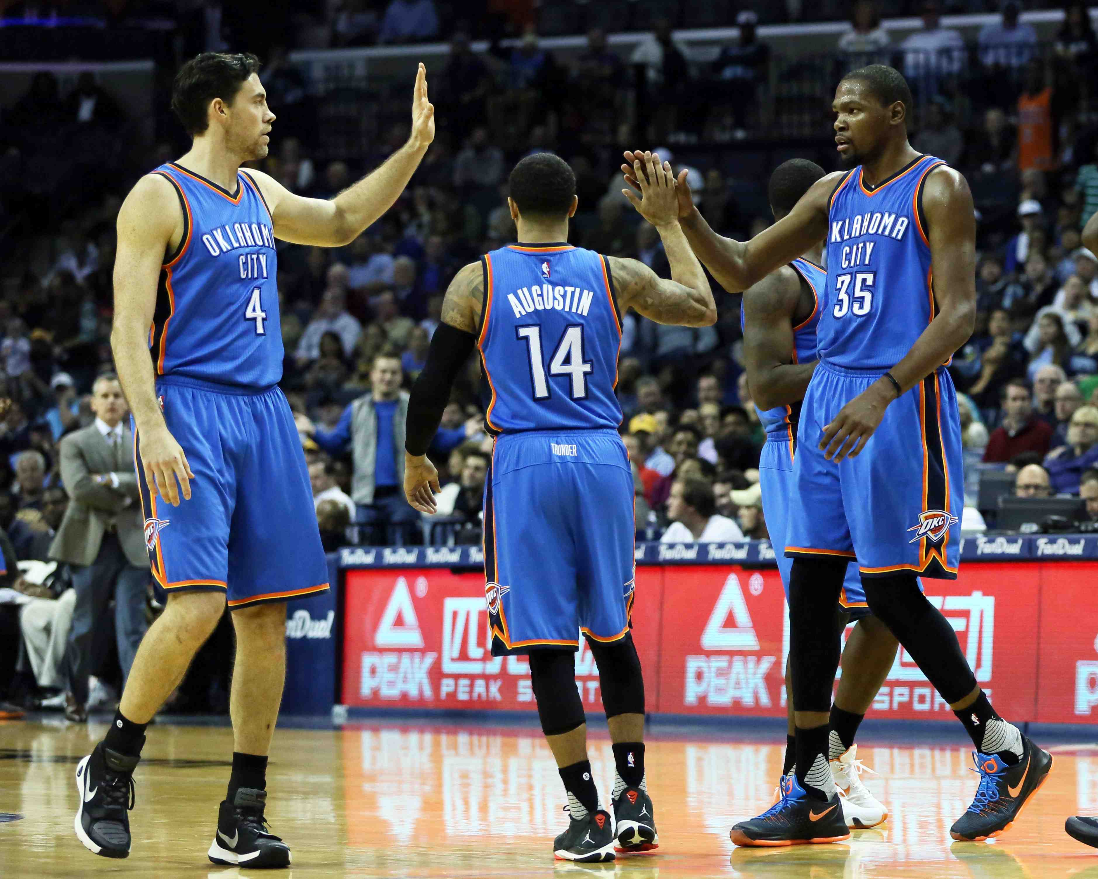 Durant brille avec oklahoma, fin de serie pour les clippers