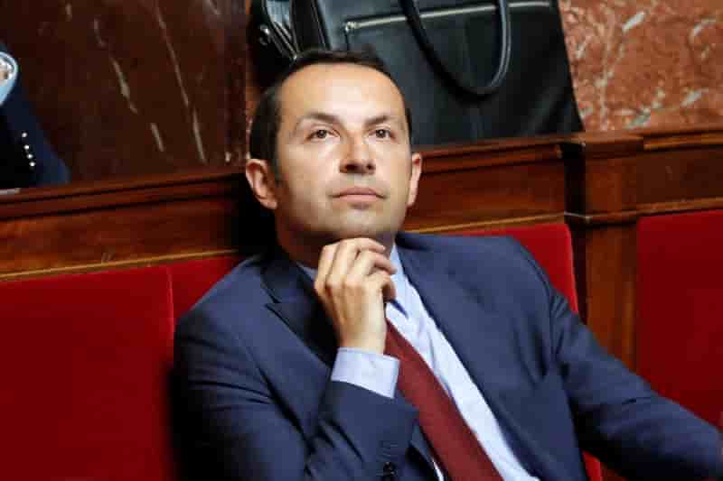 Le fn cherche toujours a constituer un groupe a l'assemblee