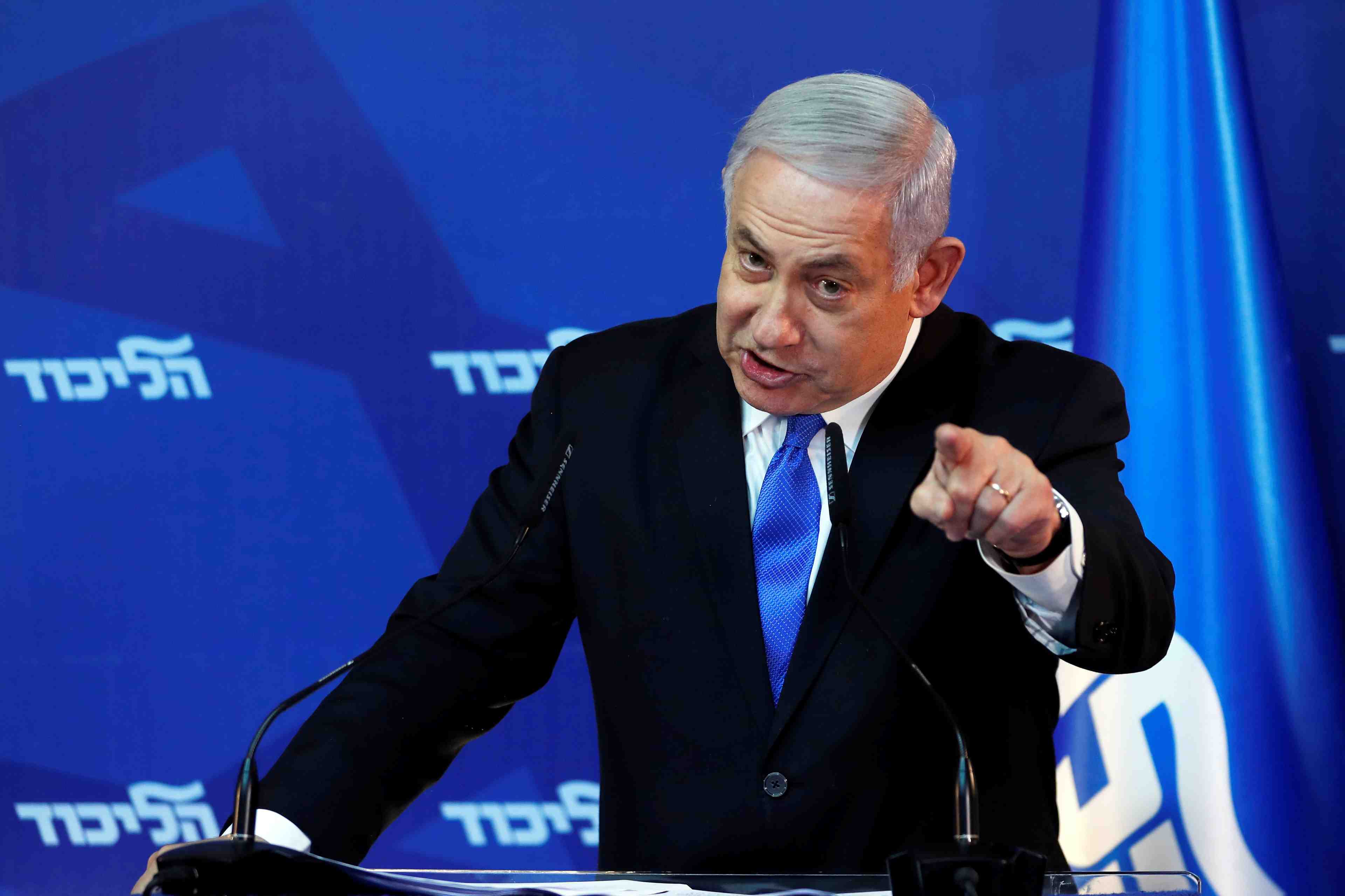Israel: des chercheurs parlent de centaines de faux comptes twitter pro-netanyahu
