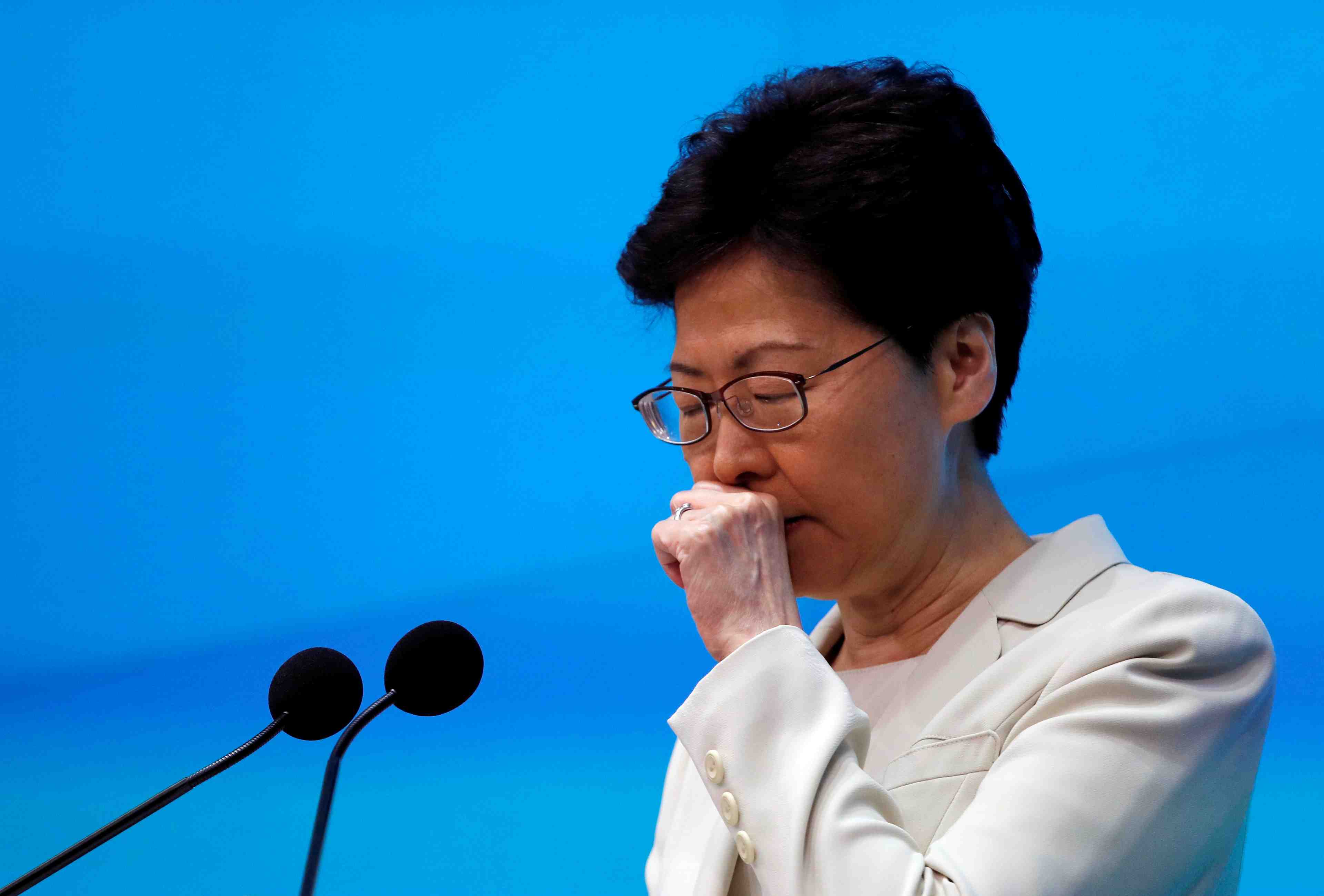 Hong kong: lam ne cede pas a l'ultimatum sur le retrait de la loi d'extradition