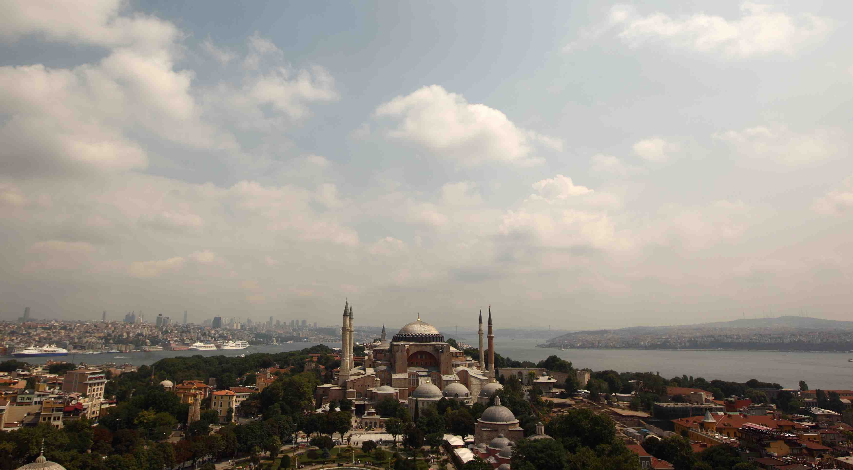 La france veut que sainte-sophie a istanbul reste "ouvert a tous"