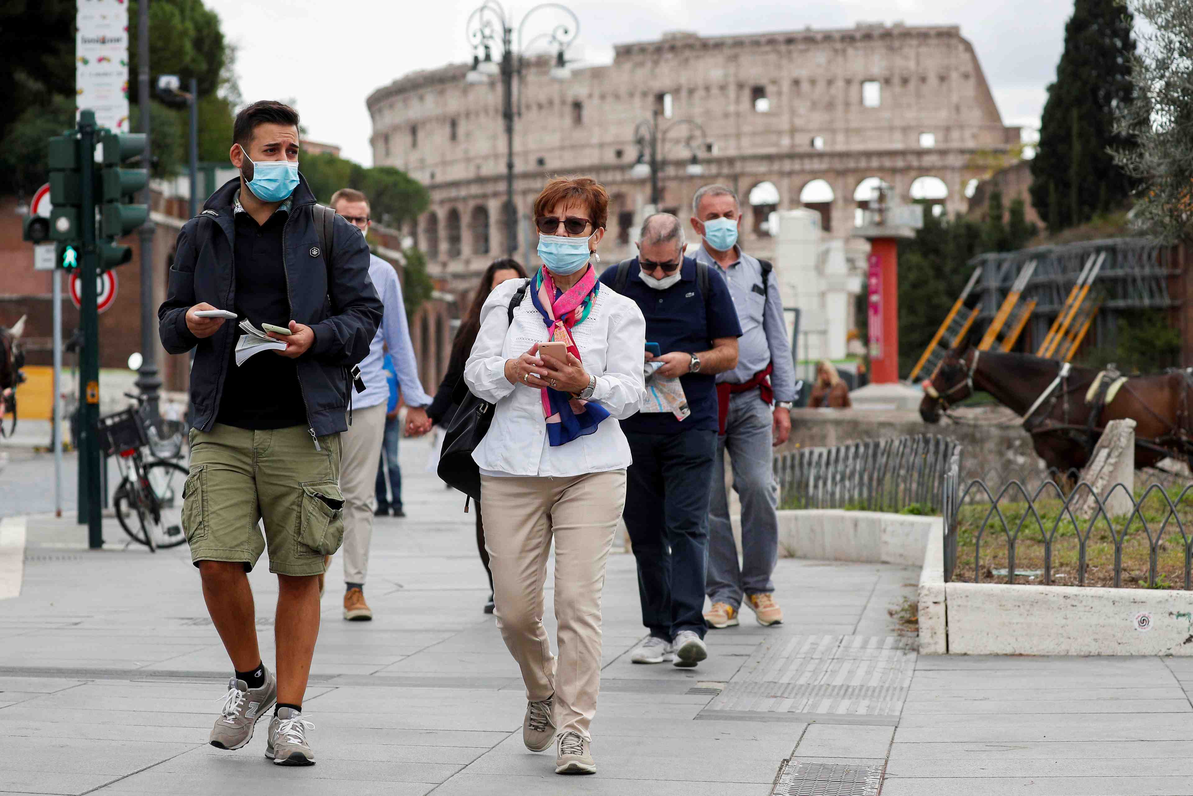 Coronavirus: le port du masque devient obligatoire a l'exterieur a rome