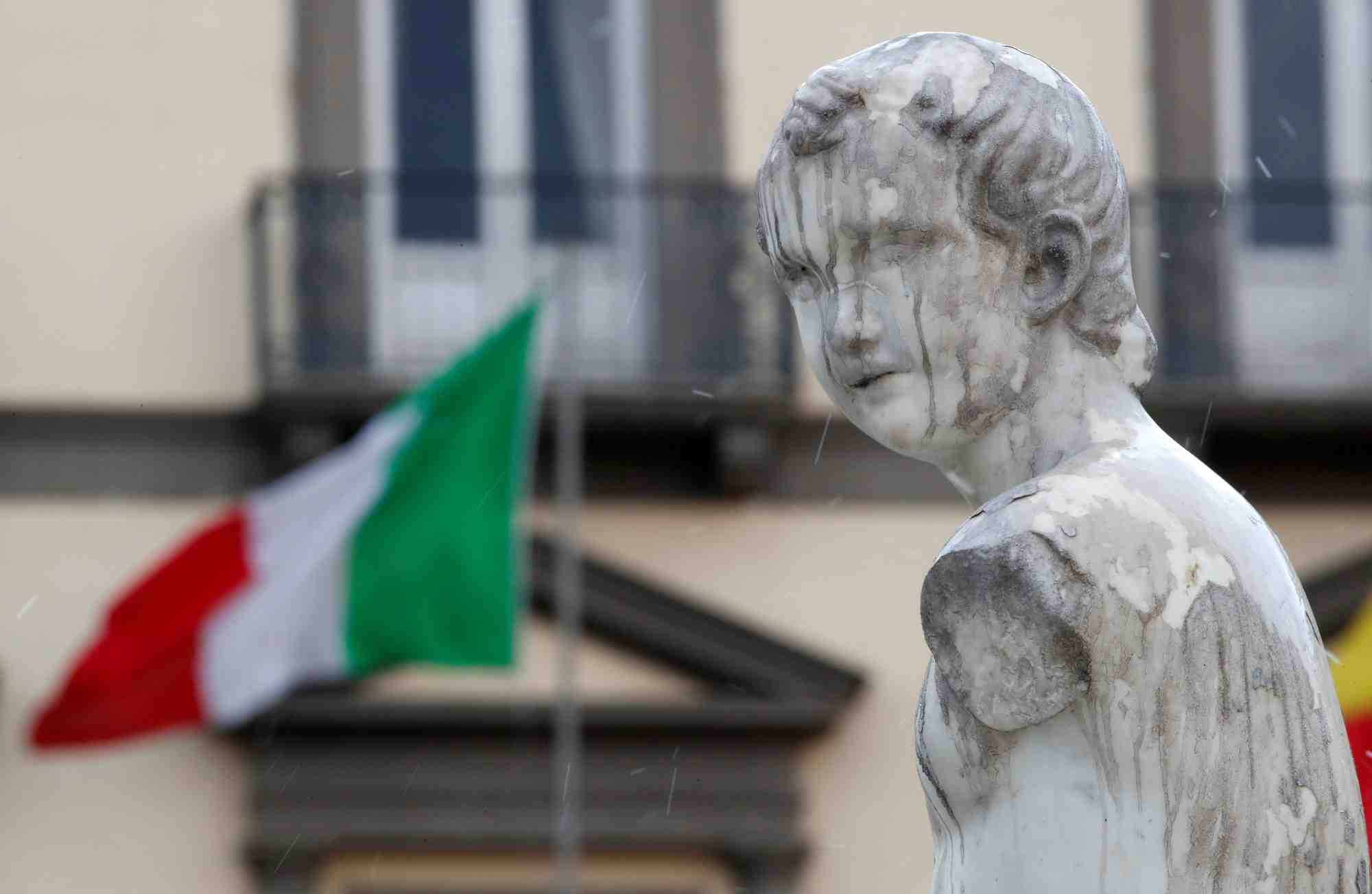 Vue sur une fontaine a naples