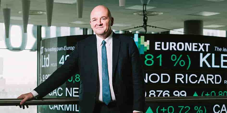 L'ESG de demain « veut dire qu'il faut absolument que les entreprises de défense et d'aérospatiale puissent lever dans des conditions les meilleures les fonds propres dont elles ont besoin pour accélérer leurs investissements dans l'innovation et les investissements dans des capacités de productions nouvelles ».
