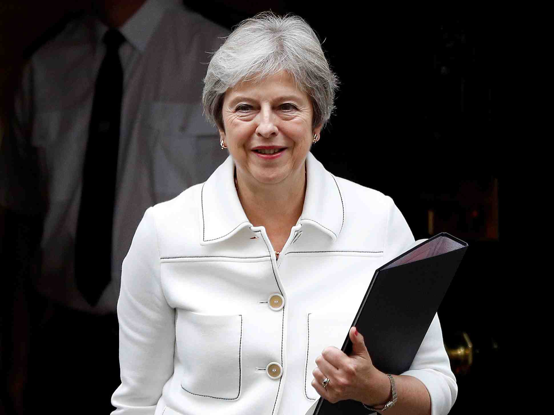 La frontiere irlandaise ne doit pas empecher un accord, dit may