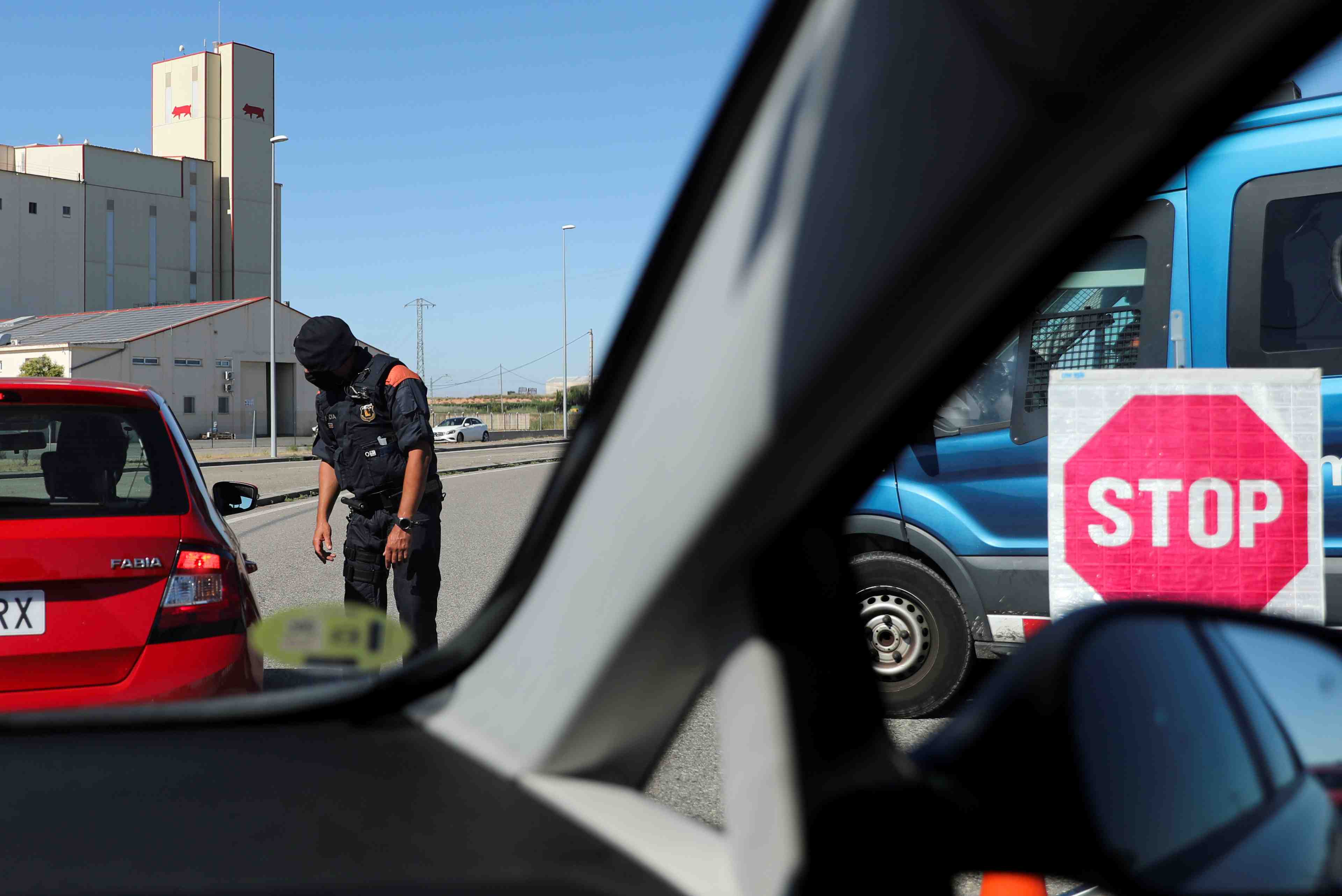 La galice reconfine 70.000 personnes apres la detection de nouveaux foyers