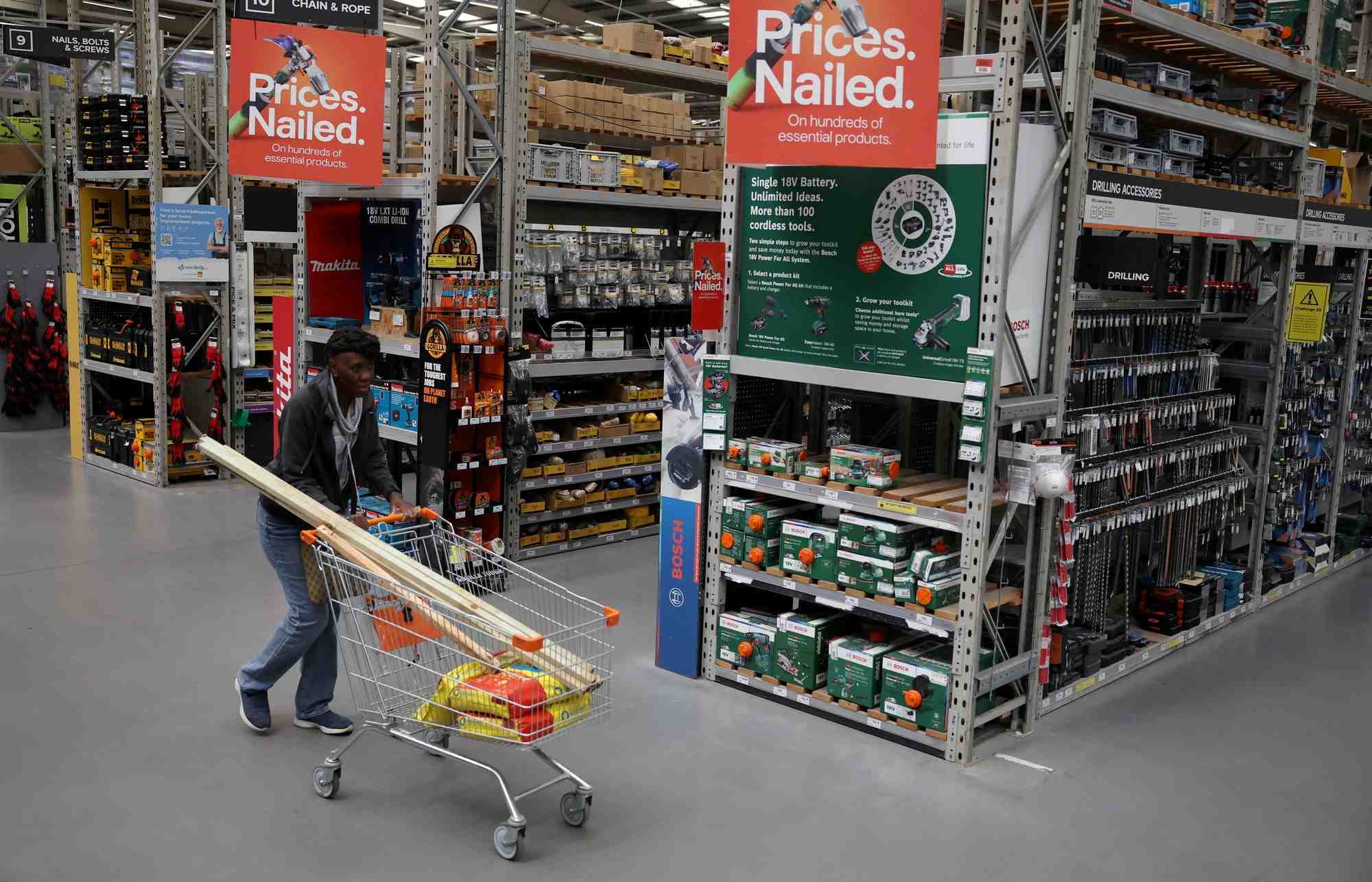 Magasin de bricolage b&q a manchester