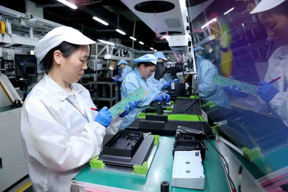 Dans l’usine de Beidou Intelligent Connected Vehicle Technology Co. (BICV) dans la zone de développement industriel de haute technologie de Suqian.