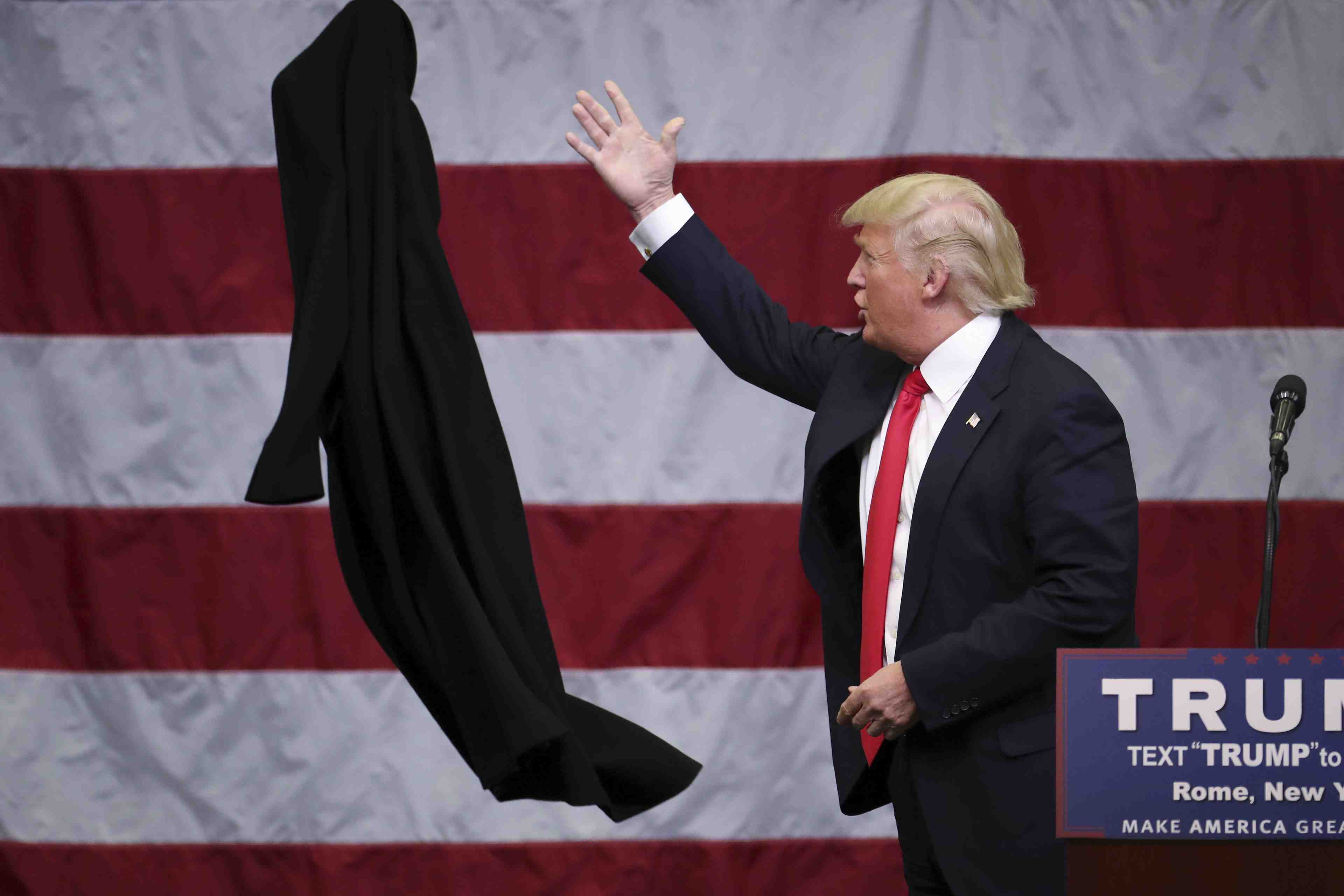 Donald trump cherche a retoucher son image