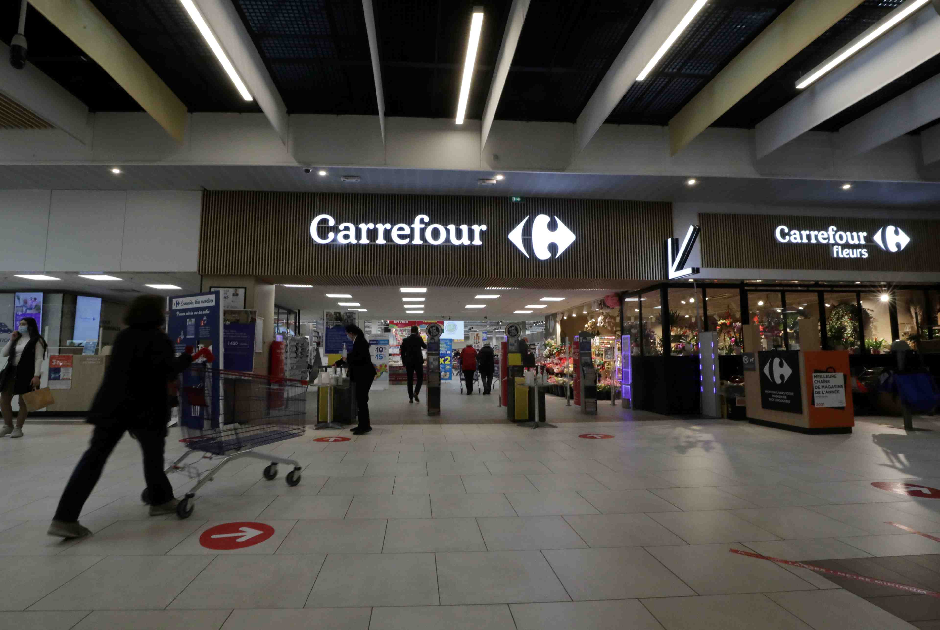 Carrefour condamne a 1,75 million d'euros d'amende apres une enquete de la dgccrf