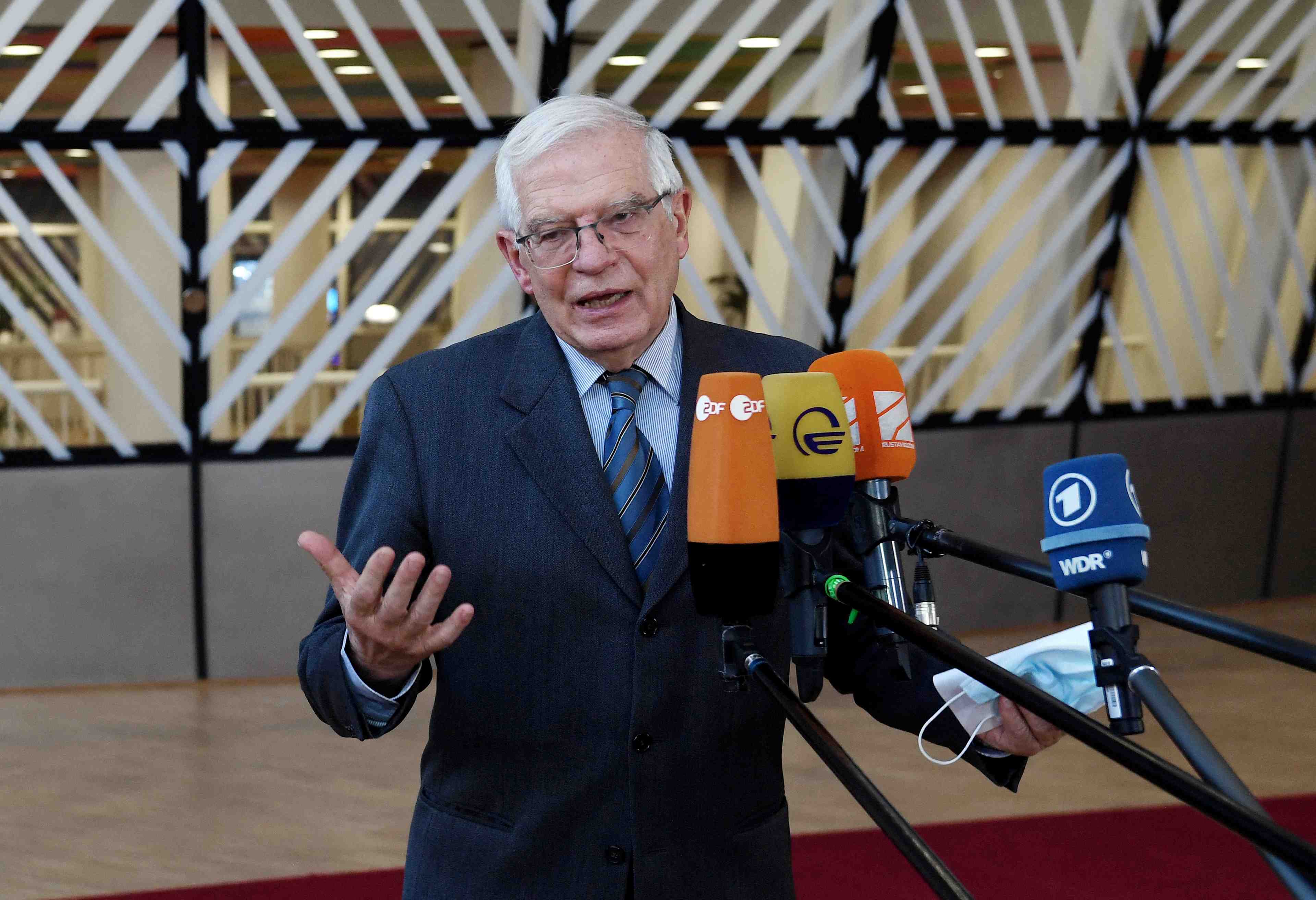 L'ue prete a prendre de nouvelles sanctions contre la russie, dit borrell