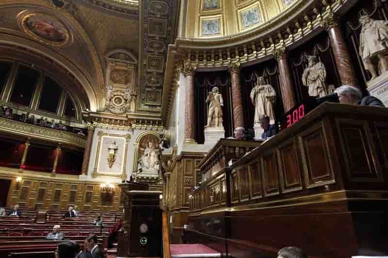 Le Sénat bascule à droite, le FN fait son entrée avec deux élus