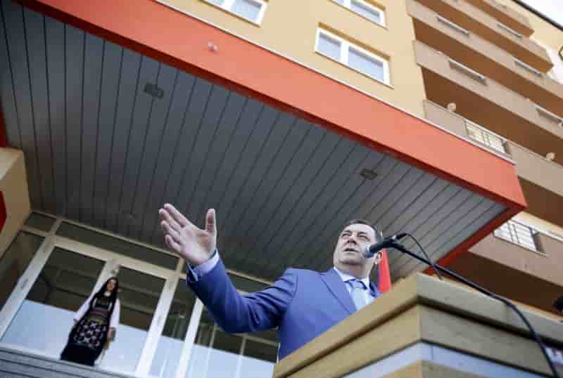 Un dortoir au nom de karadzic inaugure a pale