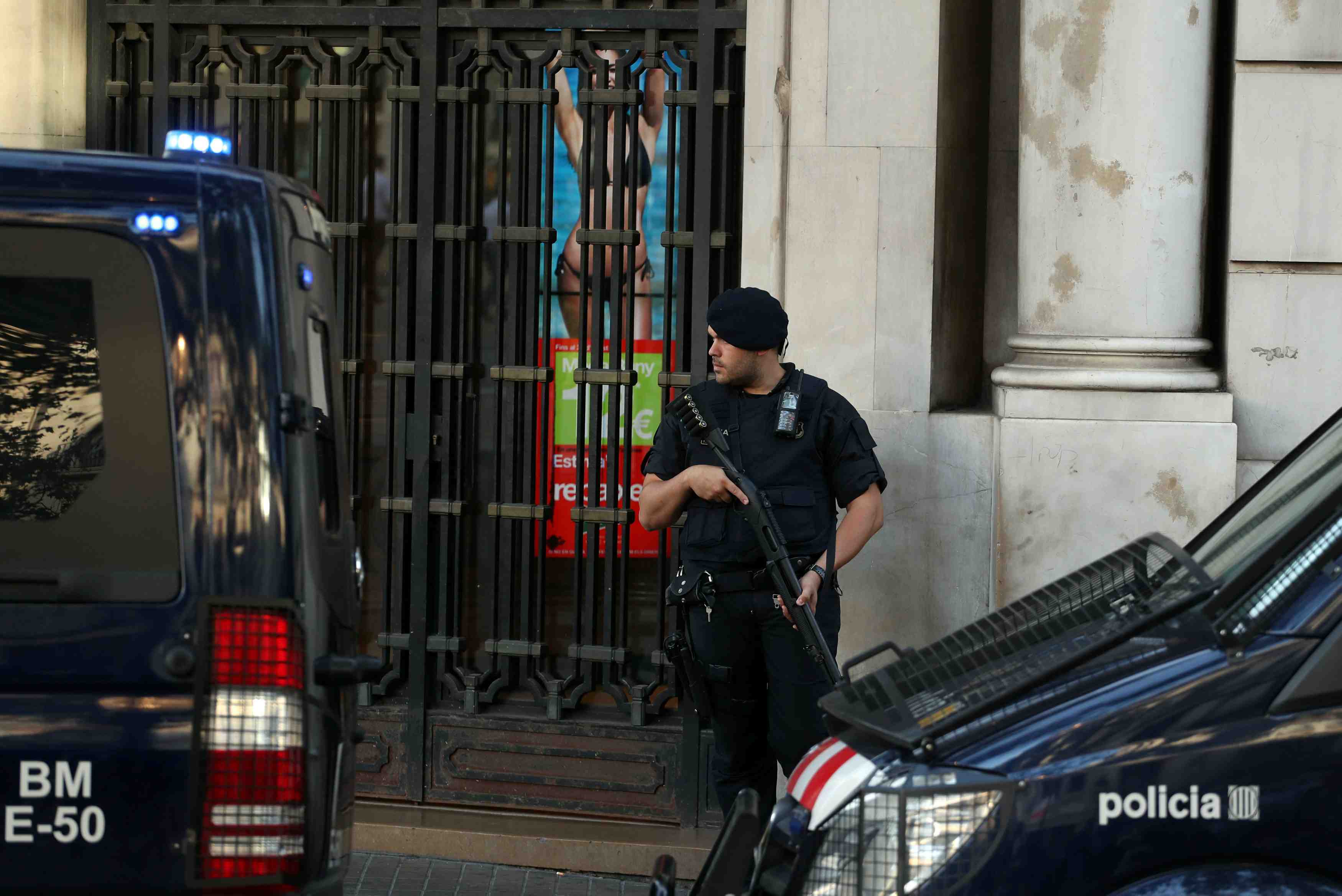 Catalogne: madrid a signale un utilitaire blanc a la france
