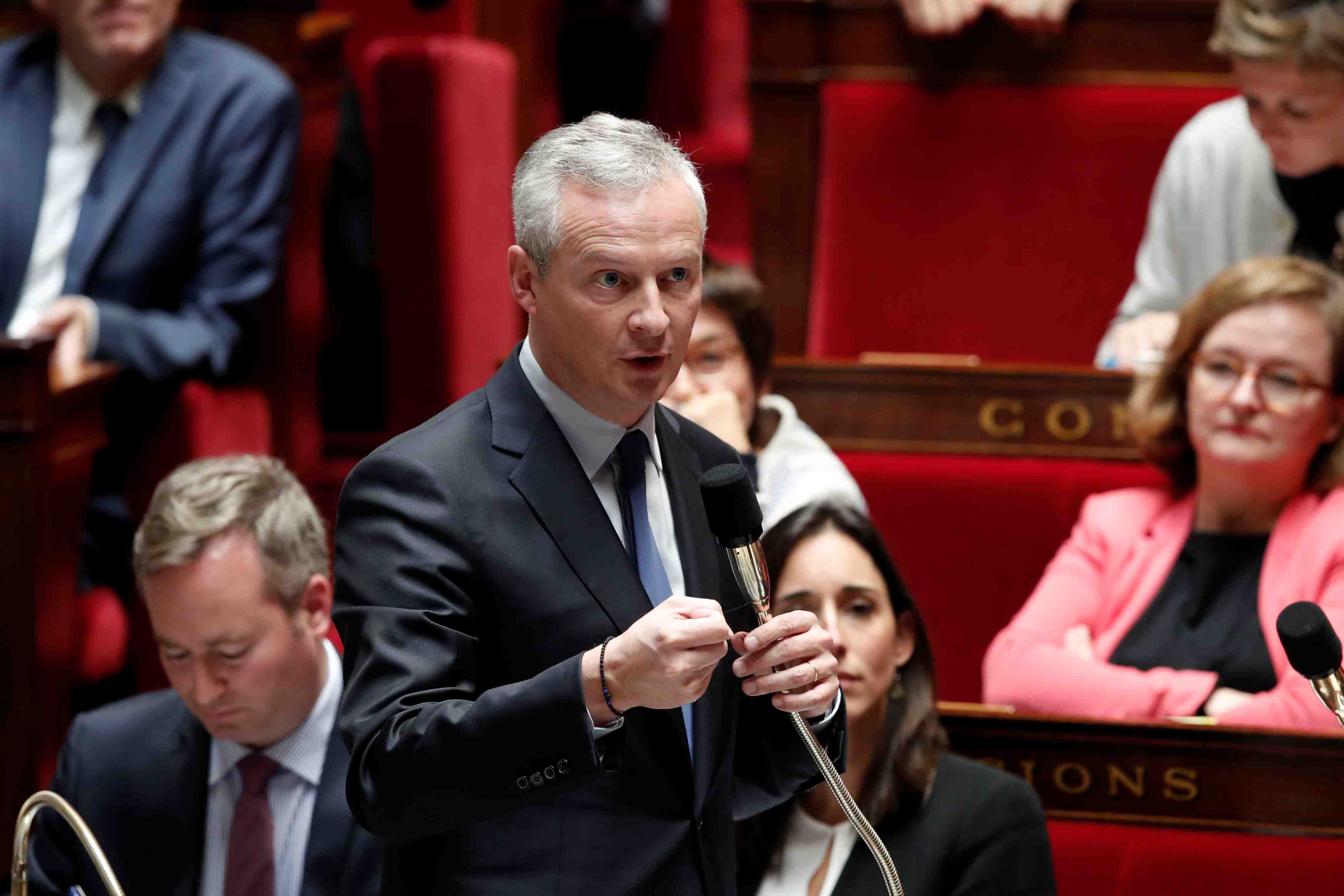 La fin de la taxe sur les dividendes coutera 9 milliards d'euros, dit le maire