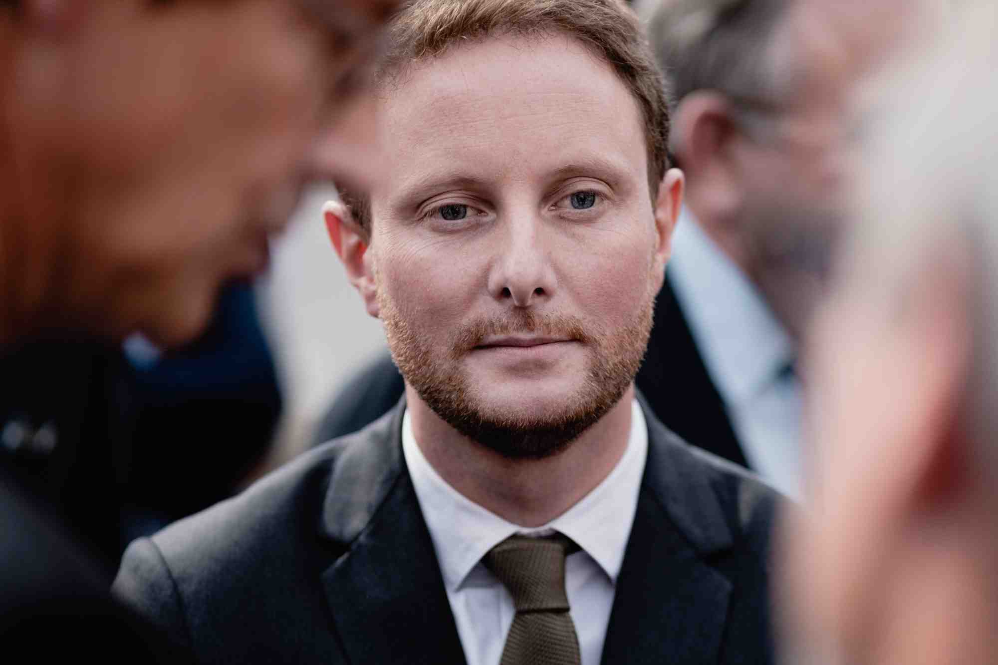 Avec un tarif minimum pour un billet d'avion, Clément Beaune veut lutter contre le dumping social et environnemental.