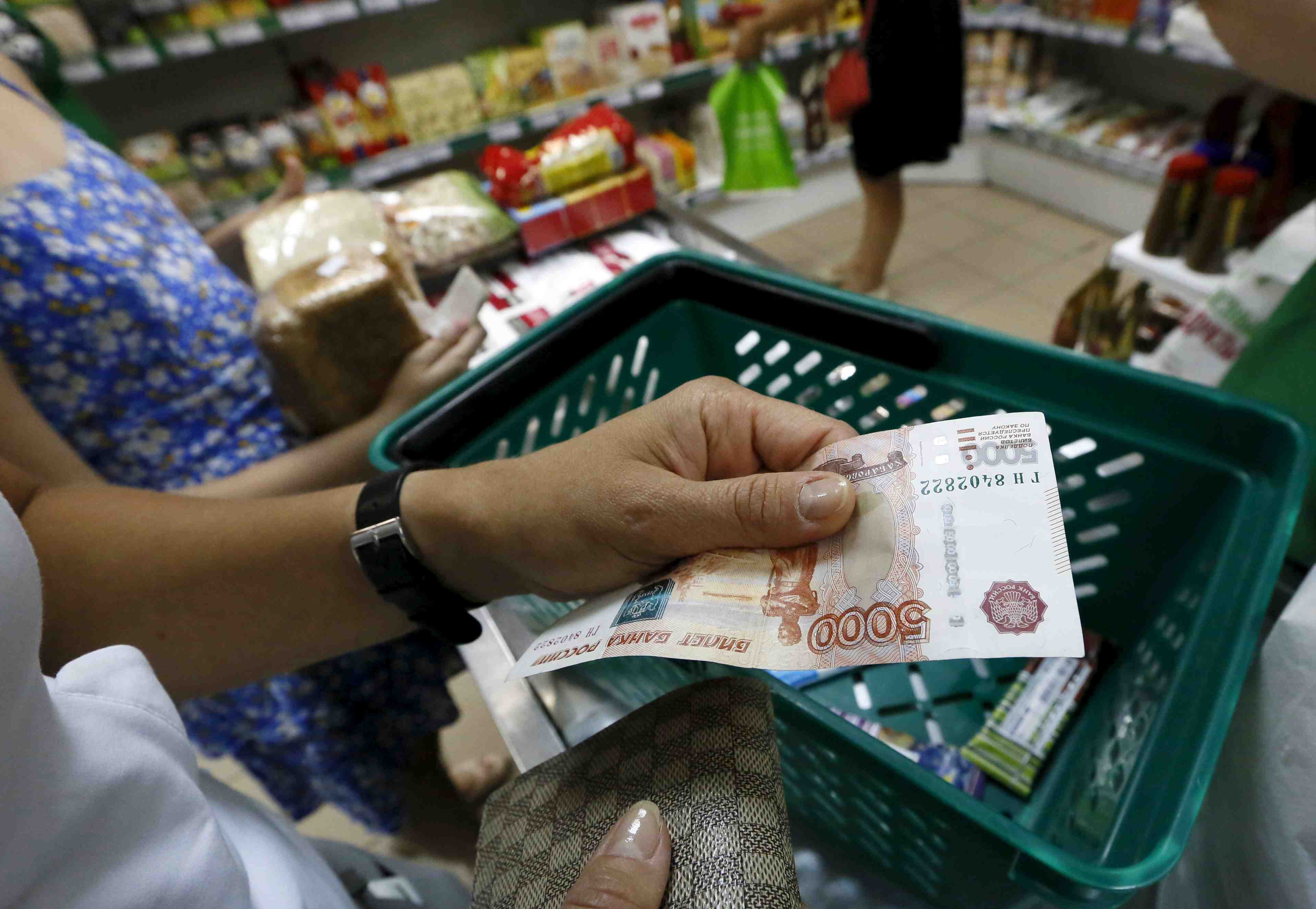 Moscou reduit ses previsions de croissance 2015 et 2016