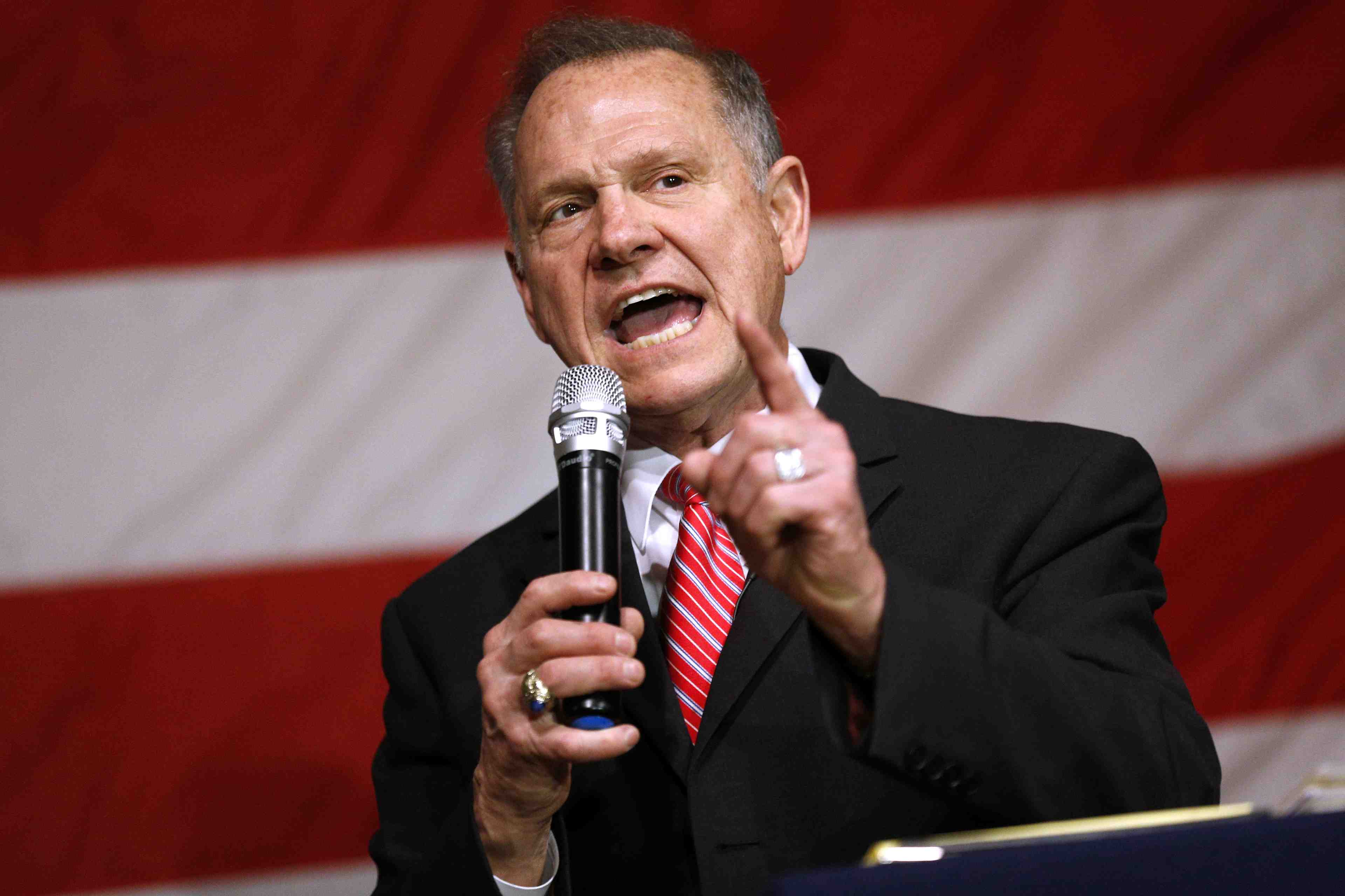 Le parti republicain soutient a nouveau roy moore en alabama