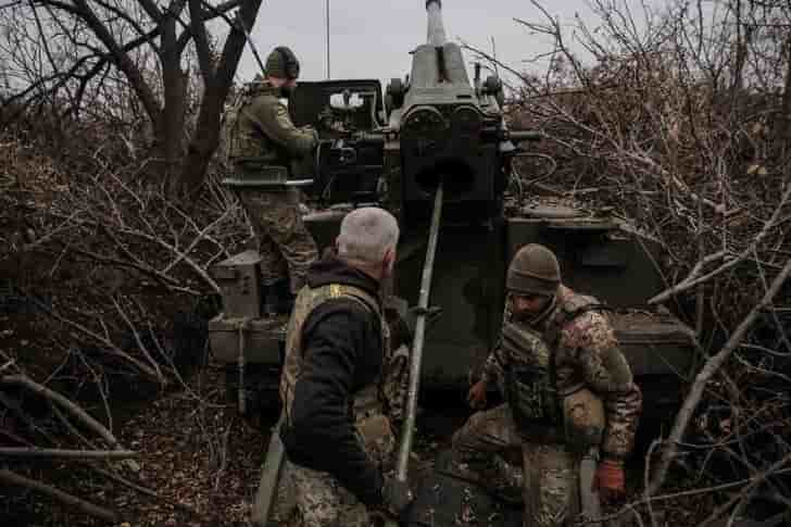 Des militaires de la 24e brigade mecanisee du roi danylo des forces armees ukrainiennes