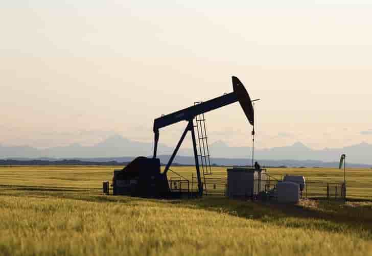 Derrière la chute des cours pétroliers perce une ère d'abondance