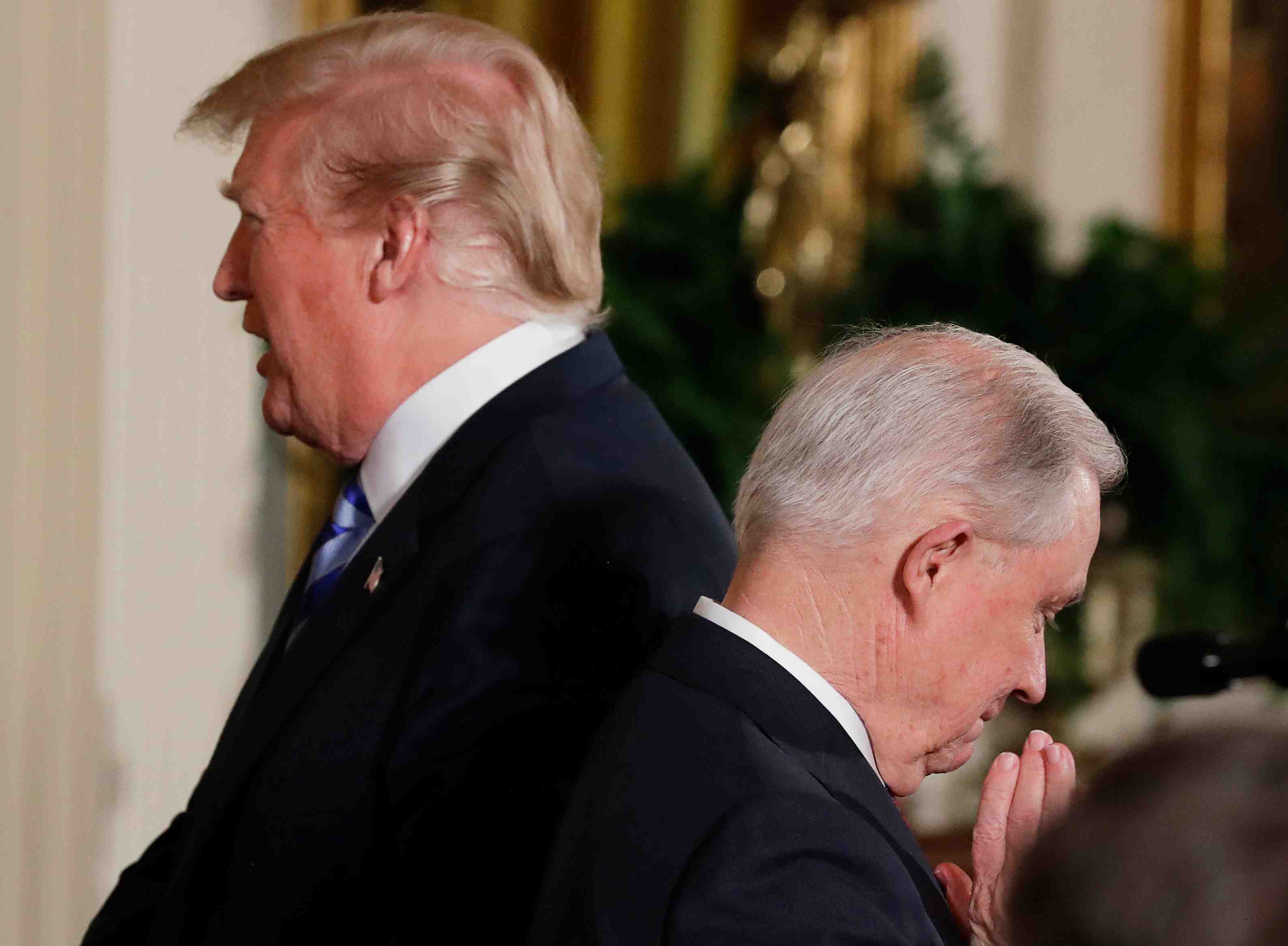 Mueller enquete sur les attaques de trump contre sessions, selon le washington post