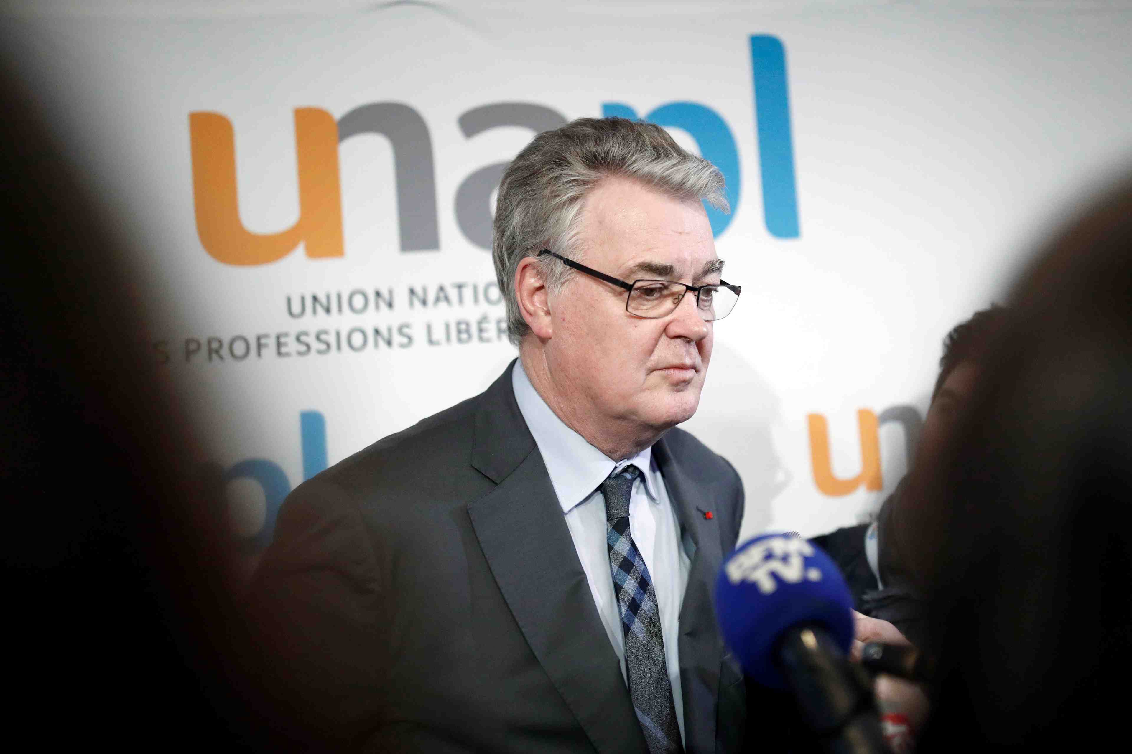 Retraites: le point sera indexe sur les salaires, dit delevoye