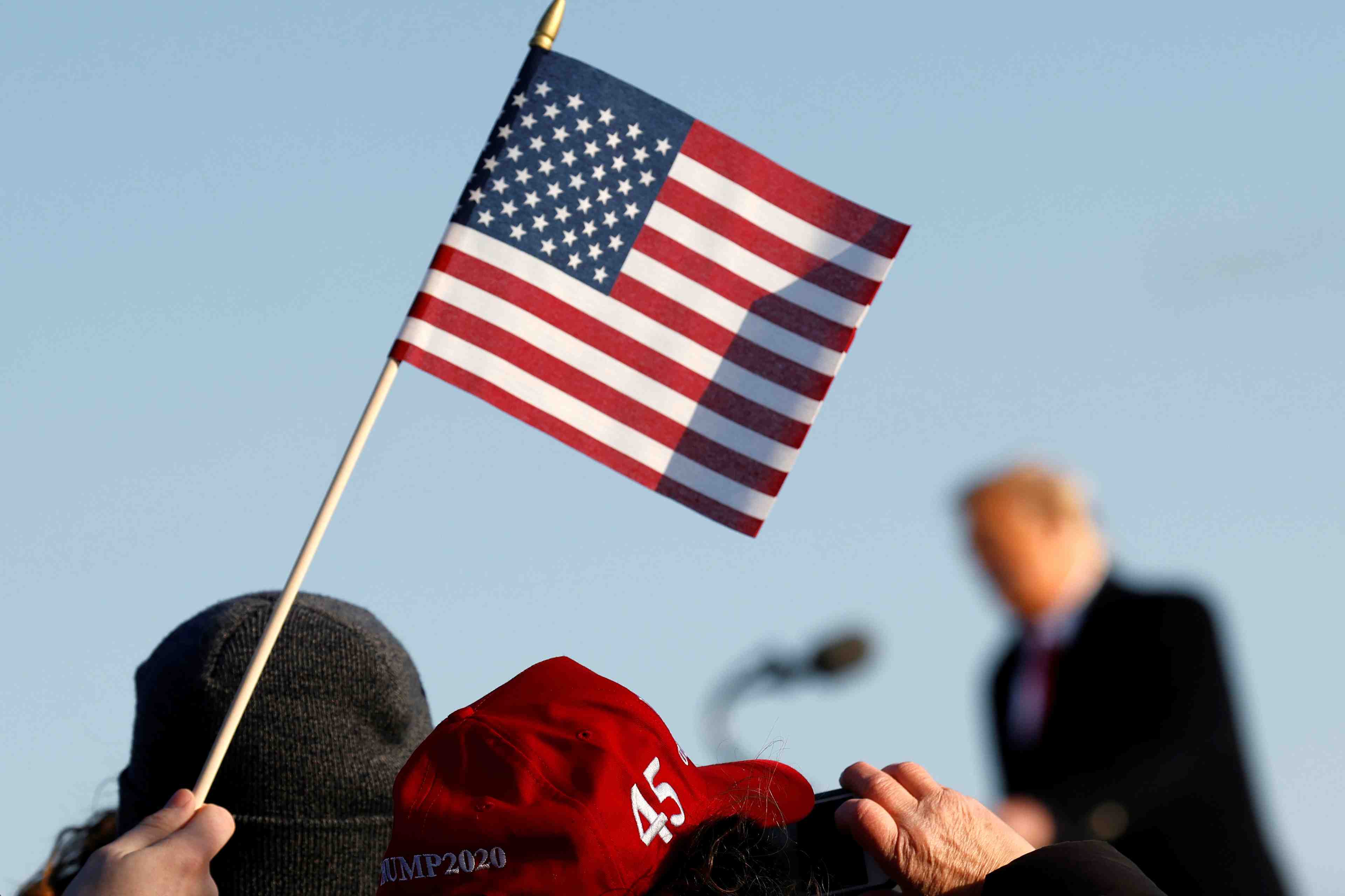 Usa/"impeachment": les democrates etudient une demande de report a fevrier