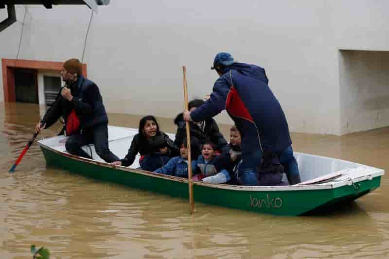 Une vingtaine de morts dans les inondations en Bosnie et Serbie
