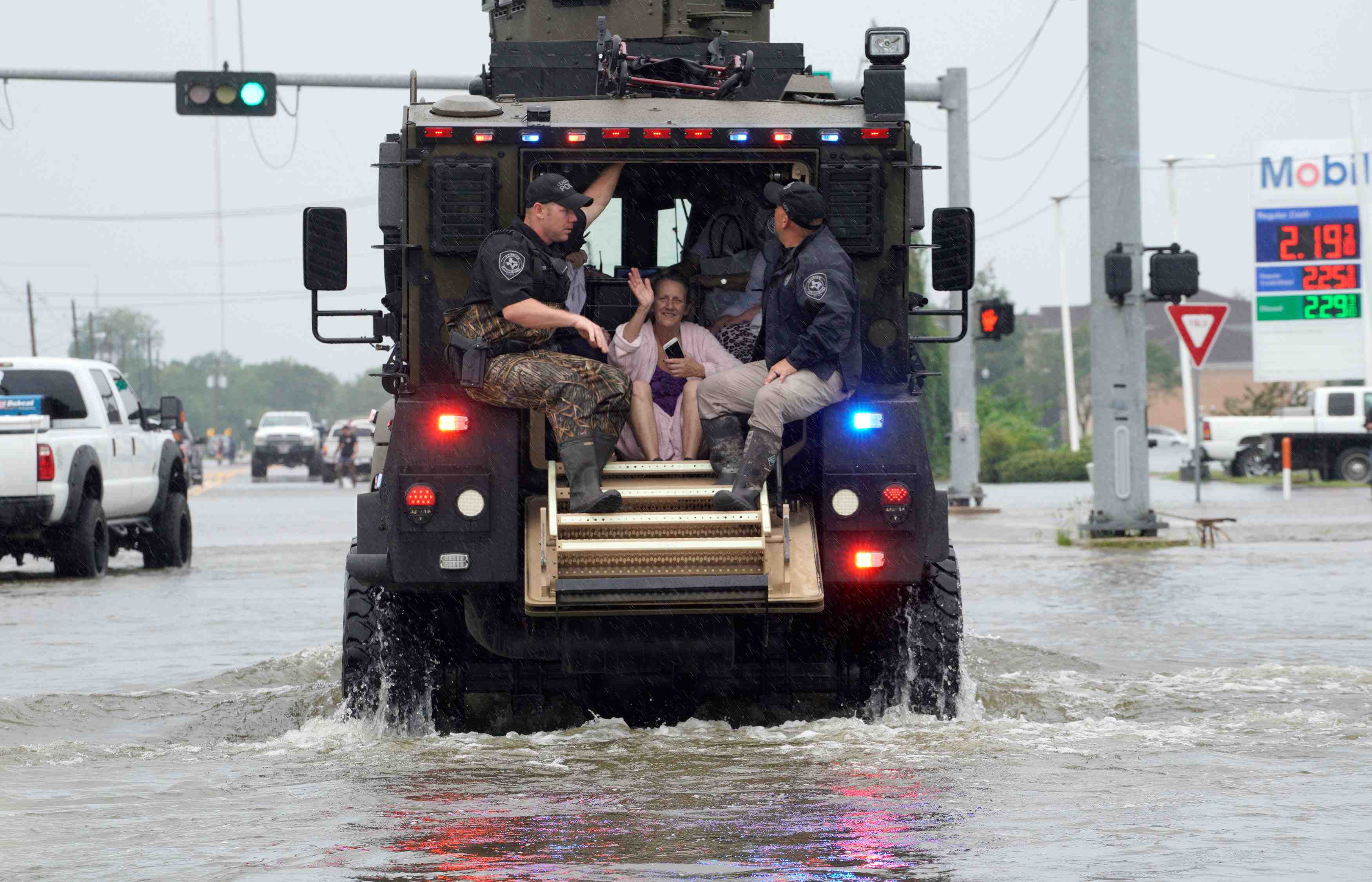 La police de houston a porte secours a 2.000 personnes en 24h