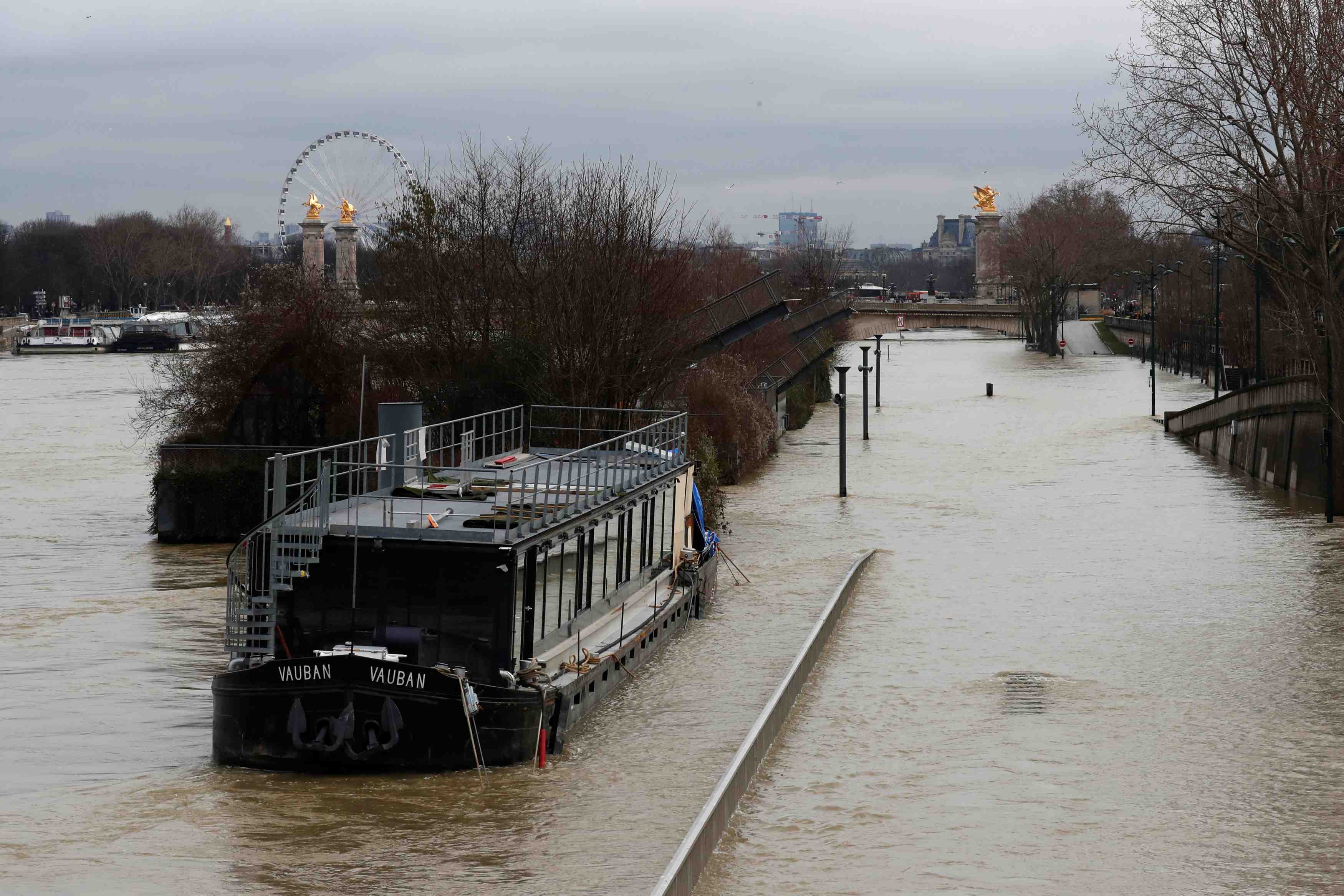 Le pic de crue de la seine attendu dans la nuit de dimanche a lundi